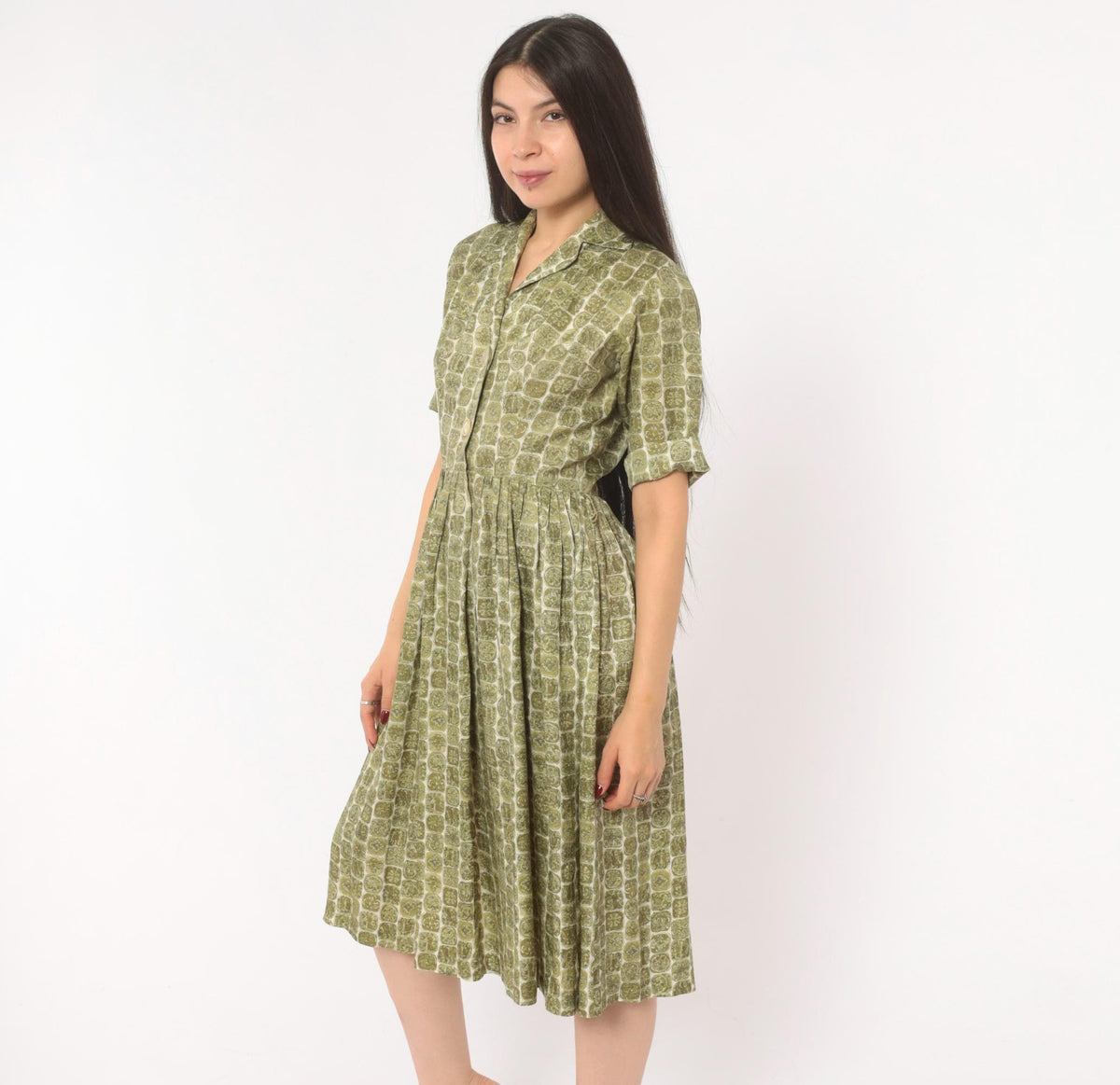 60s Olive Medallion Shirtdress Pleated Skirt Notched Collar Cream Small S