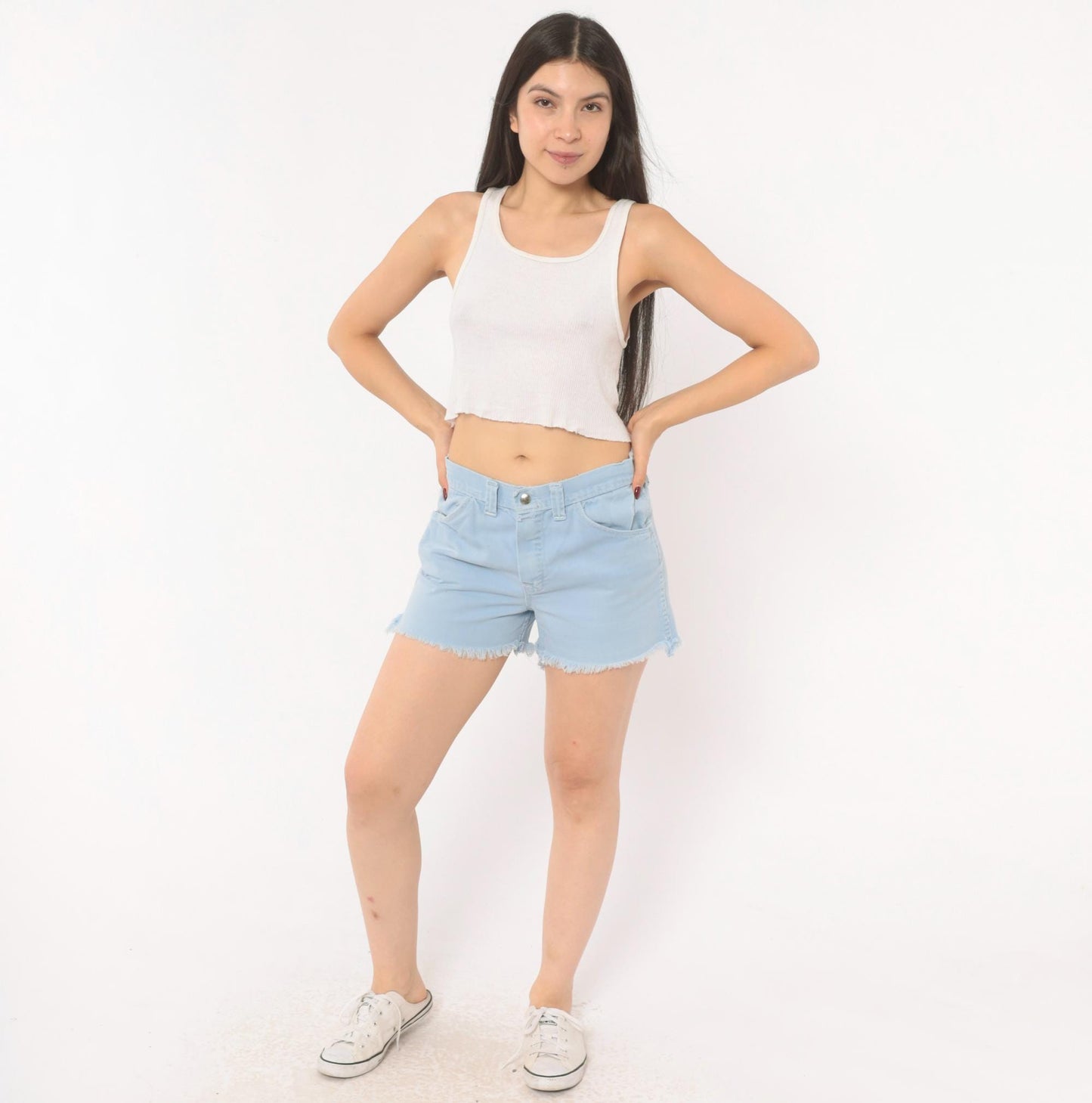 70s Light Blue Denim Cut-Off Shorts Raw Hem Low Rise Medium M
