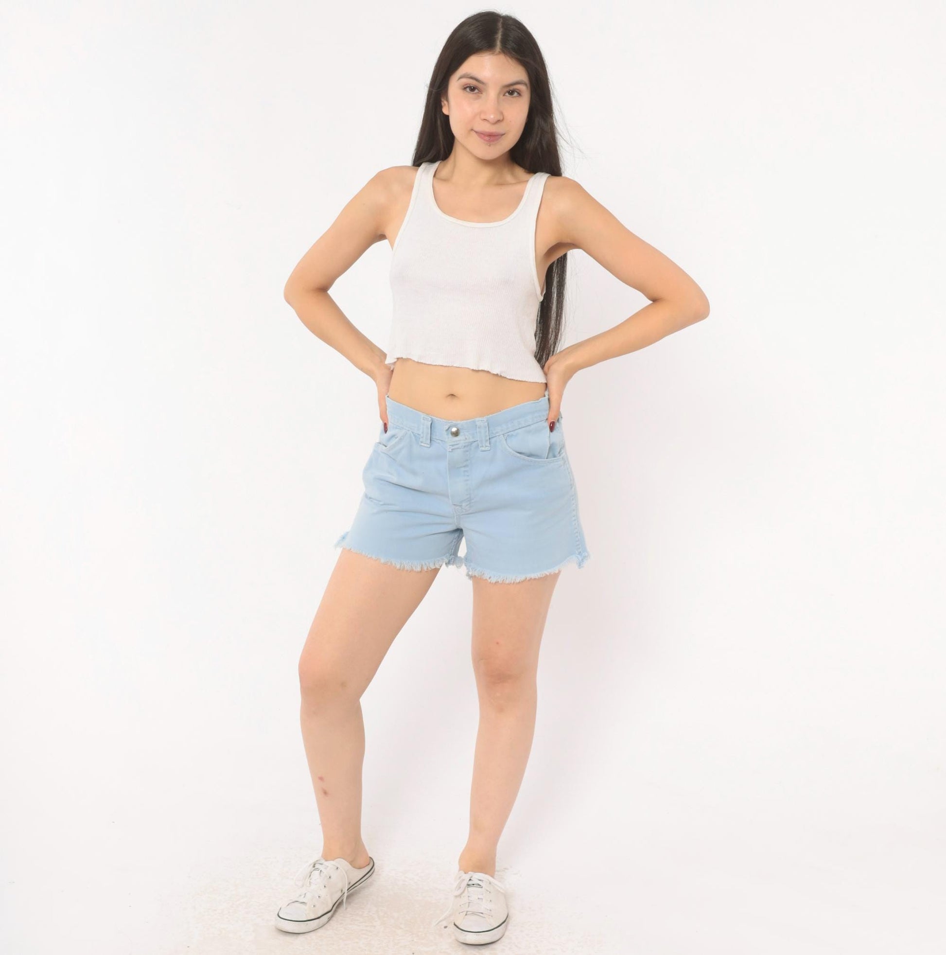 70s Light Blue Denim Cut-Off Shorts Raw Hem Low Rise Medium M