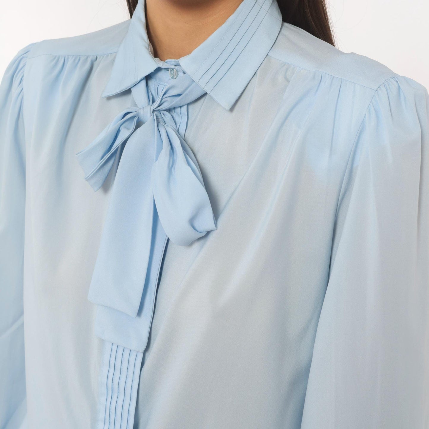 70s Judy Bond Sky Blue Pussy Bow Blouse Puff Sleeve Pintuck Medium
