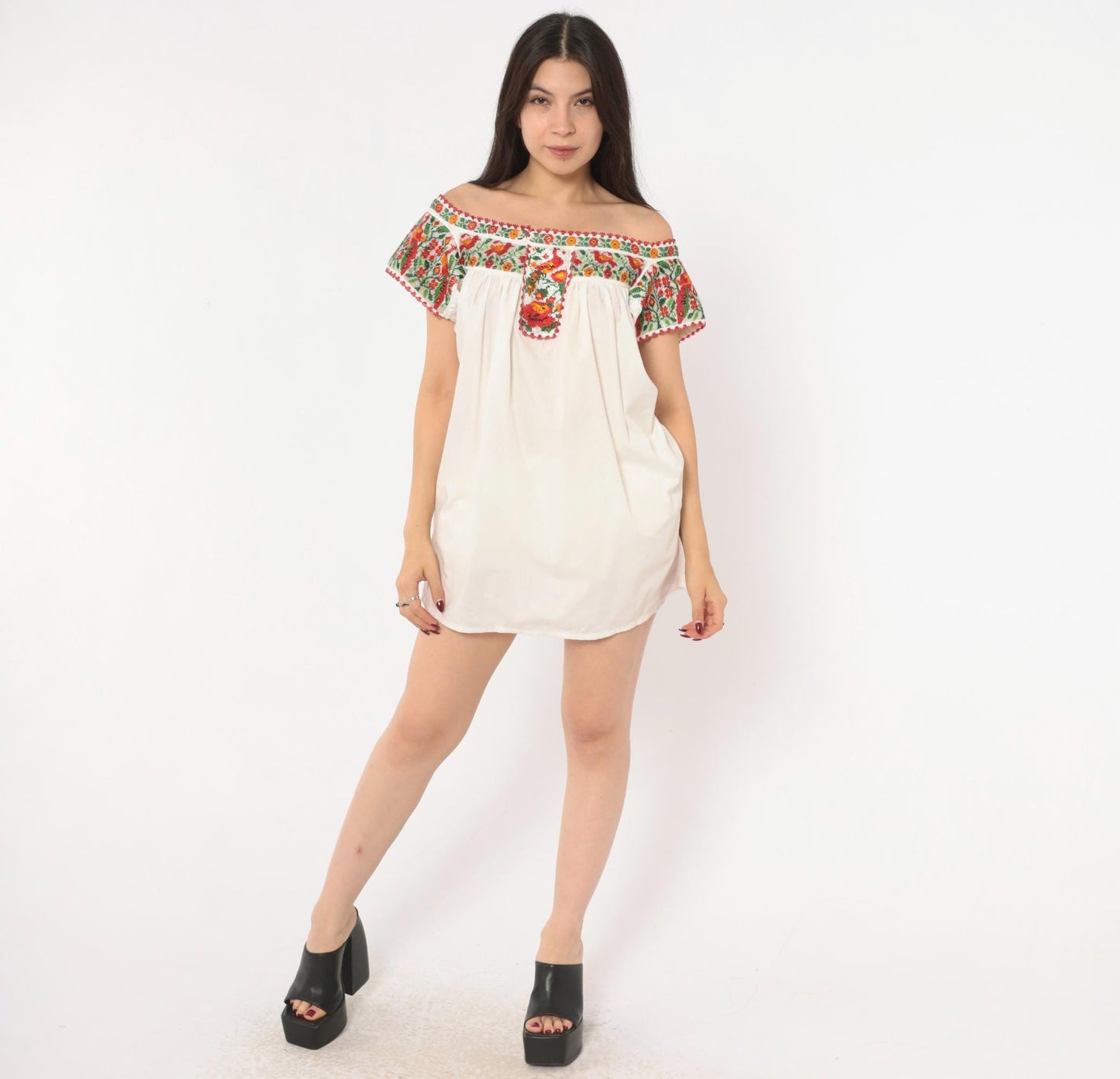 70s Mexican Off-Shoulder Peasant Blouse White Beaded Embroidered Bird Floral Medium