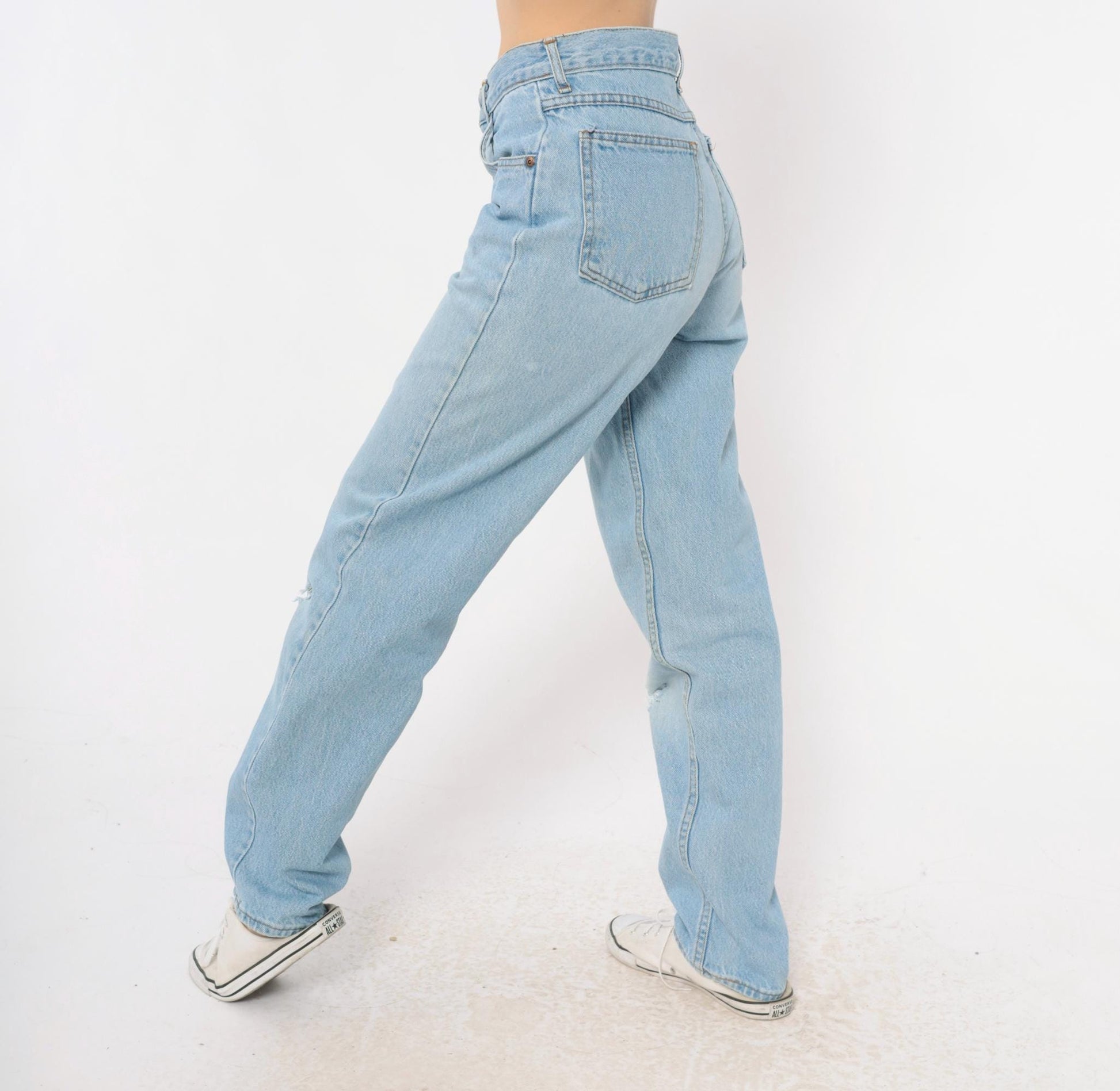 90s Classic Style High Waist Straight Leg Jeans Light Wash Distressed Knee Small