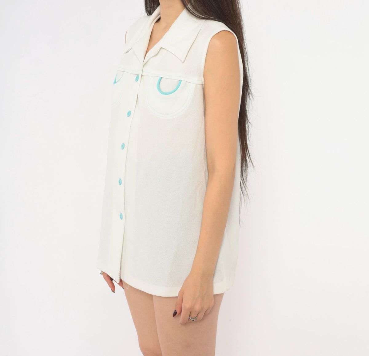 70s White Sleeveless Blouse Pointed Collar Blue Button Front Mod Top Medium