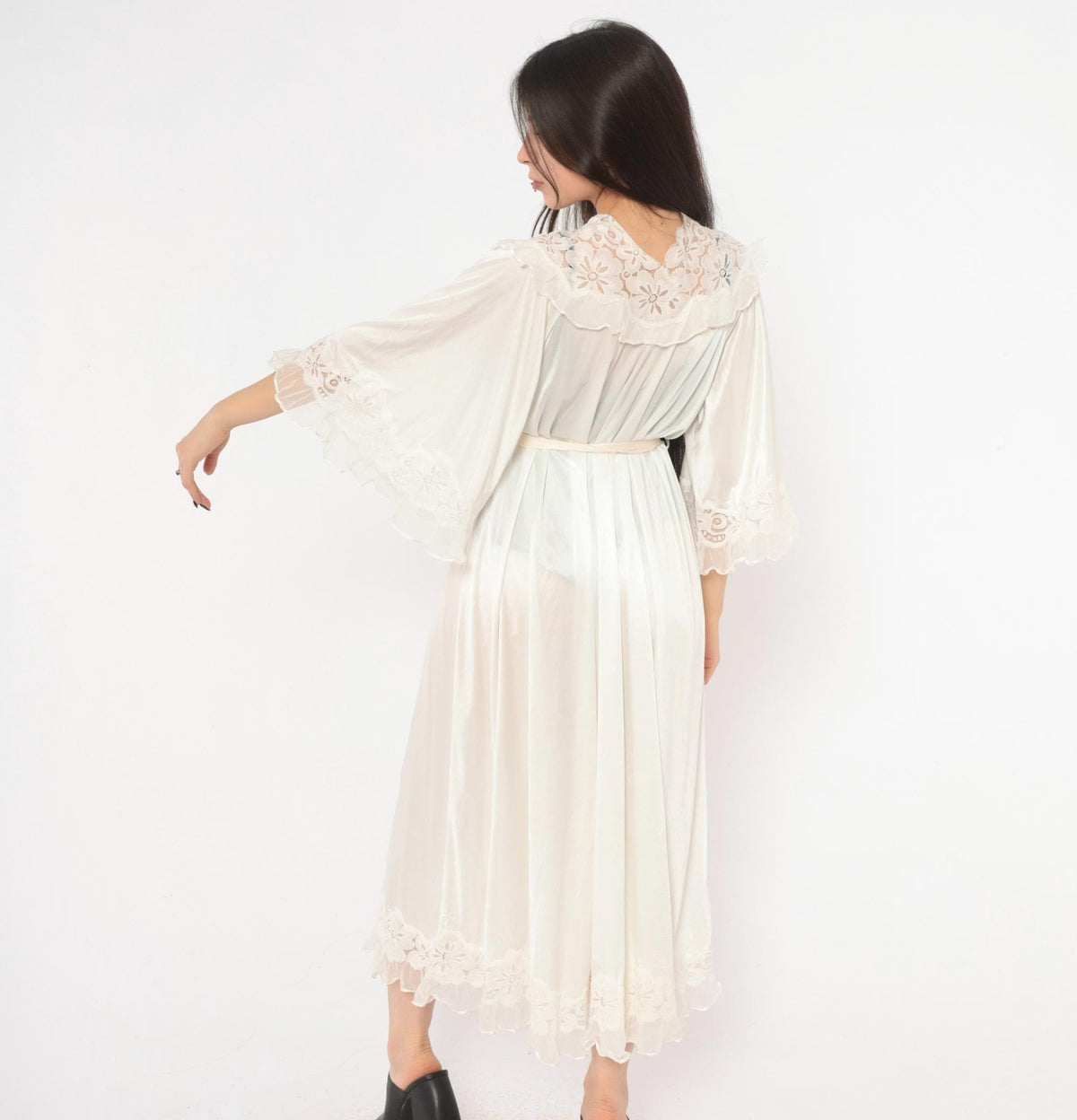 80s White Lace Peignoir Robe Bell Sleeve Floral Yoke Ankle Length Medium