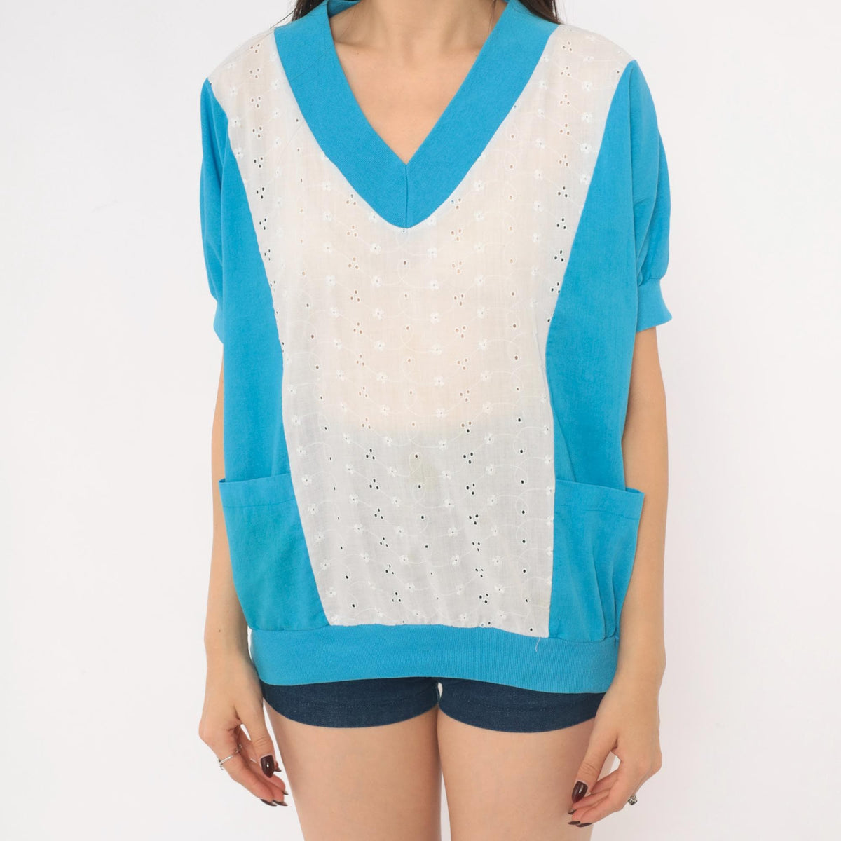 80s Tiger Blue White Eyelet Cutwork V-Neck Blouse Patch Pockets Medium