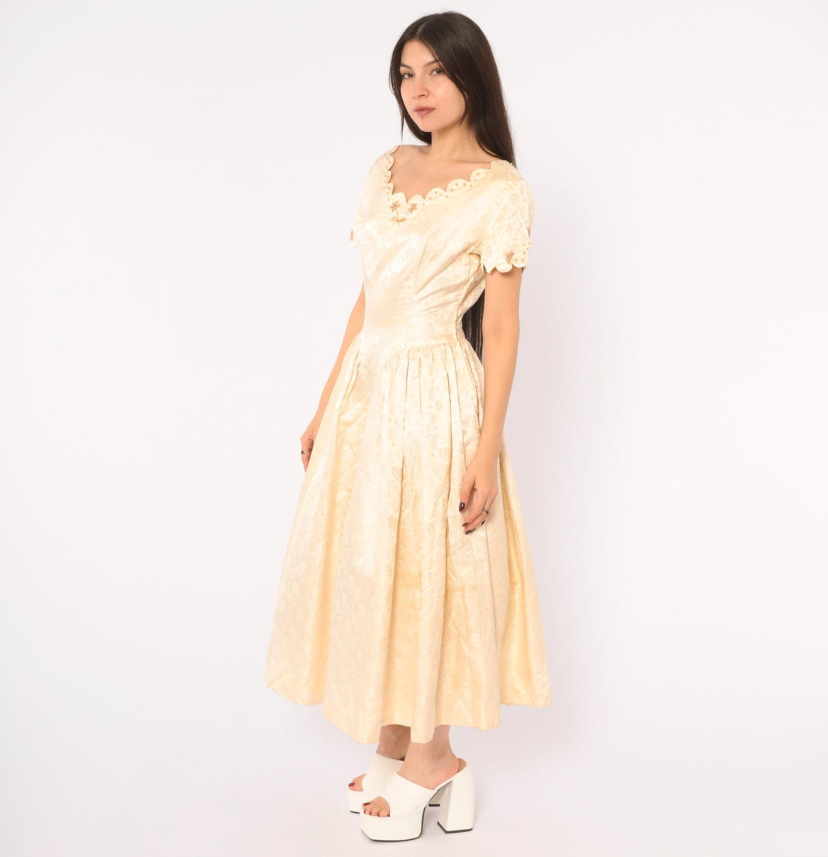 1950s Cream Paisley Jacquard Dress Beaded Sweetheart Neckline Drop Waist Medium