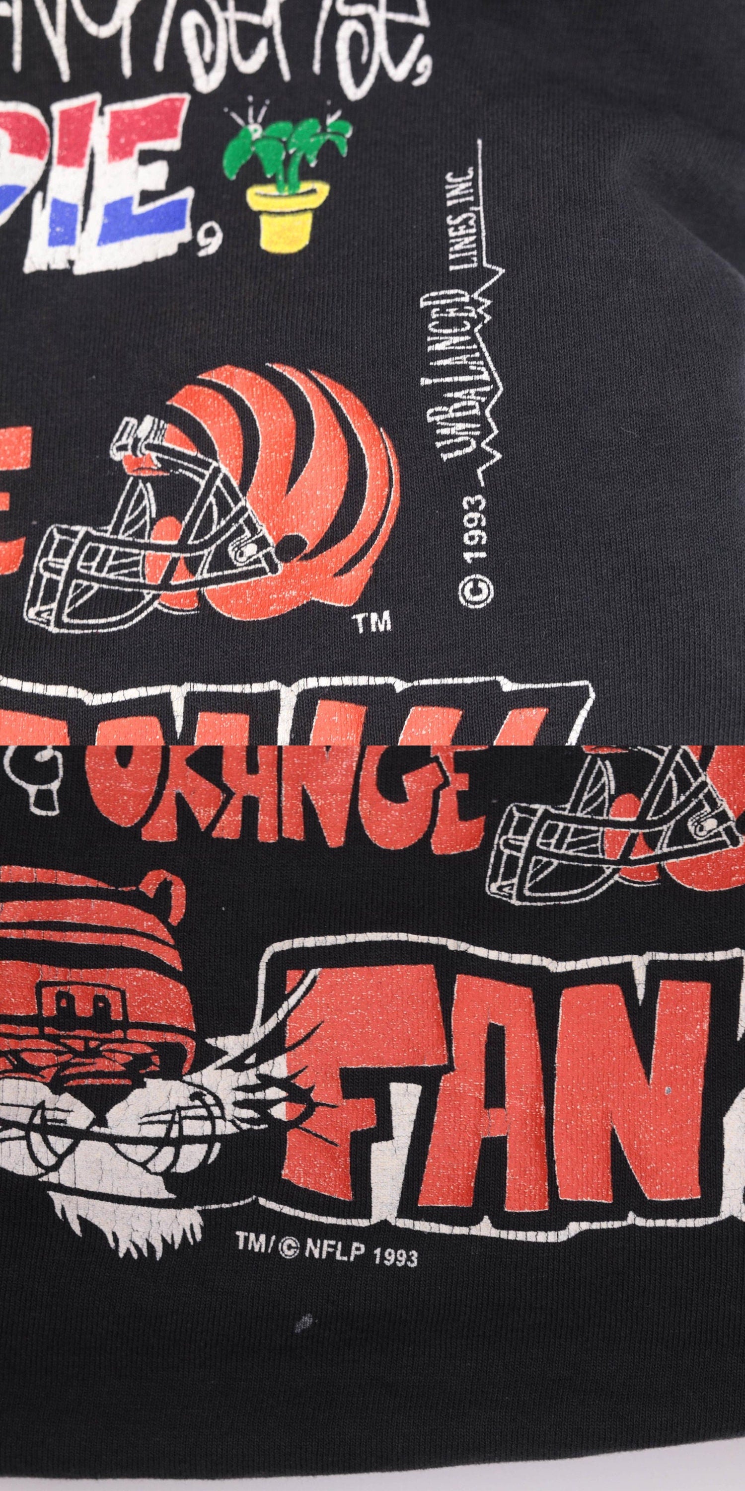 90s Cincinnati Bengals NFL Graphic T-Shirt Black Distressed Medium