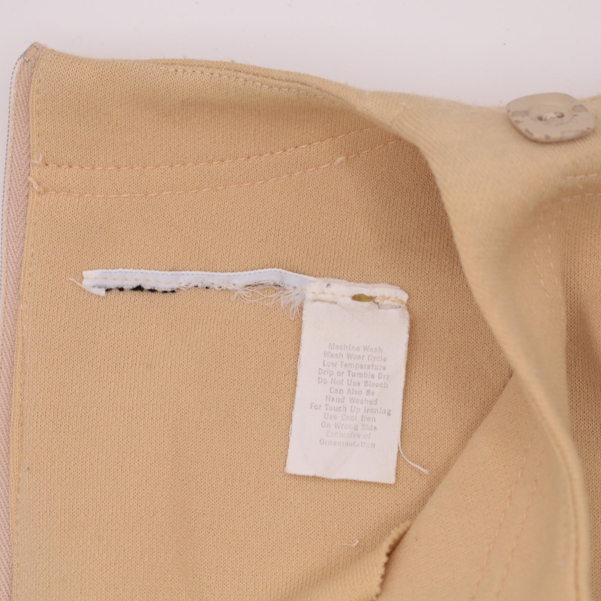 60s Mod Beige Shift Mini Dress Sleeveless Knit Button Shoulder Medium