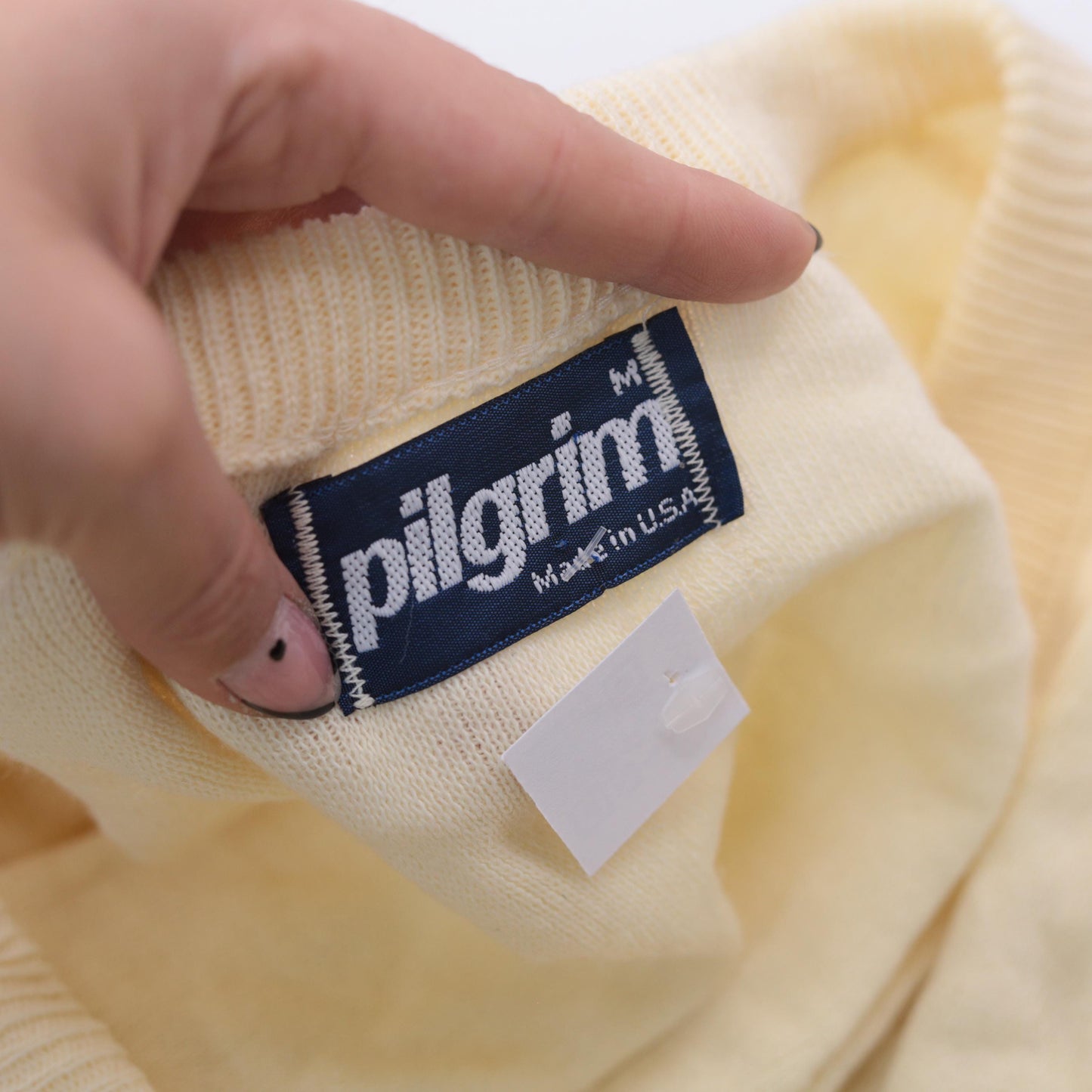 80s Pastel Yellow V-Neck Knit Sweater Pullover Medium M