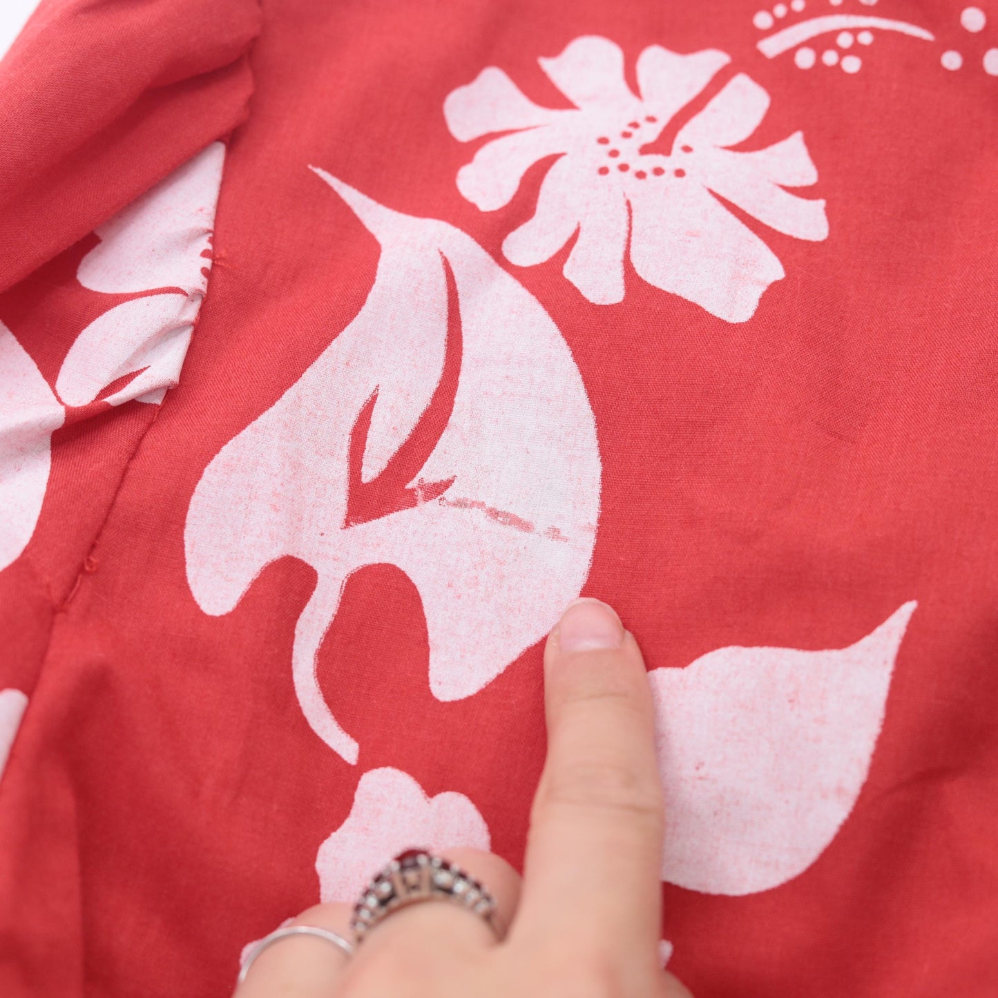 70s Hawaiian Hibiscus Floral Dress Red White Long Sleeve Ruffle Medium