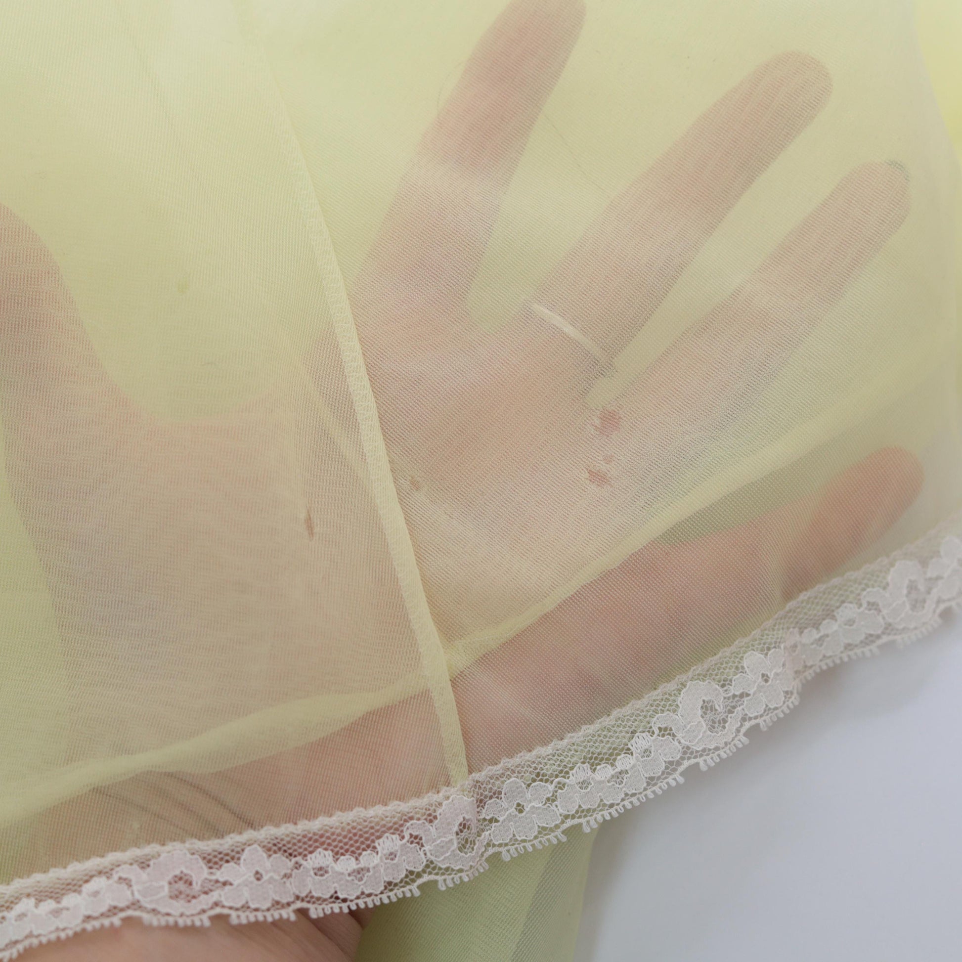 70s Van Raalte Yellow Lace Nightgown Long Sleeve Babydoll Medium M