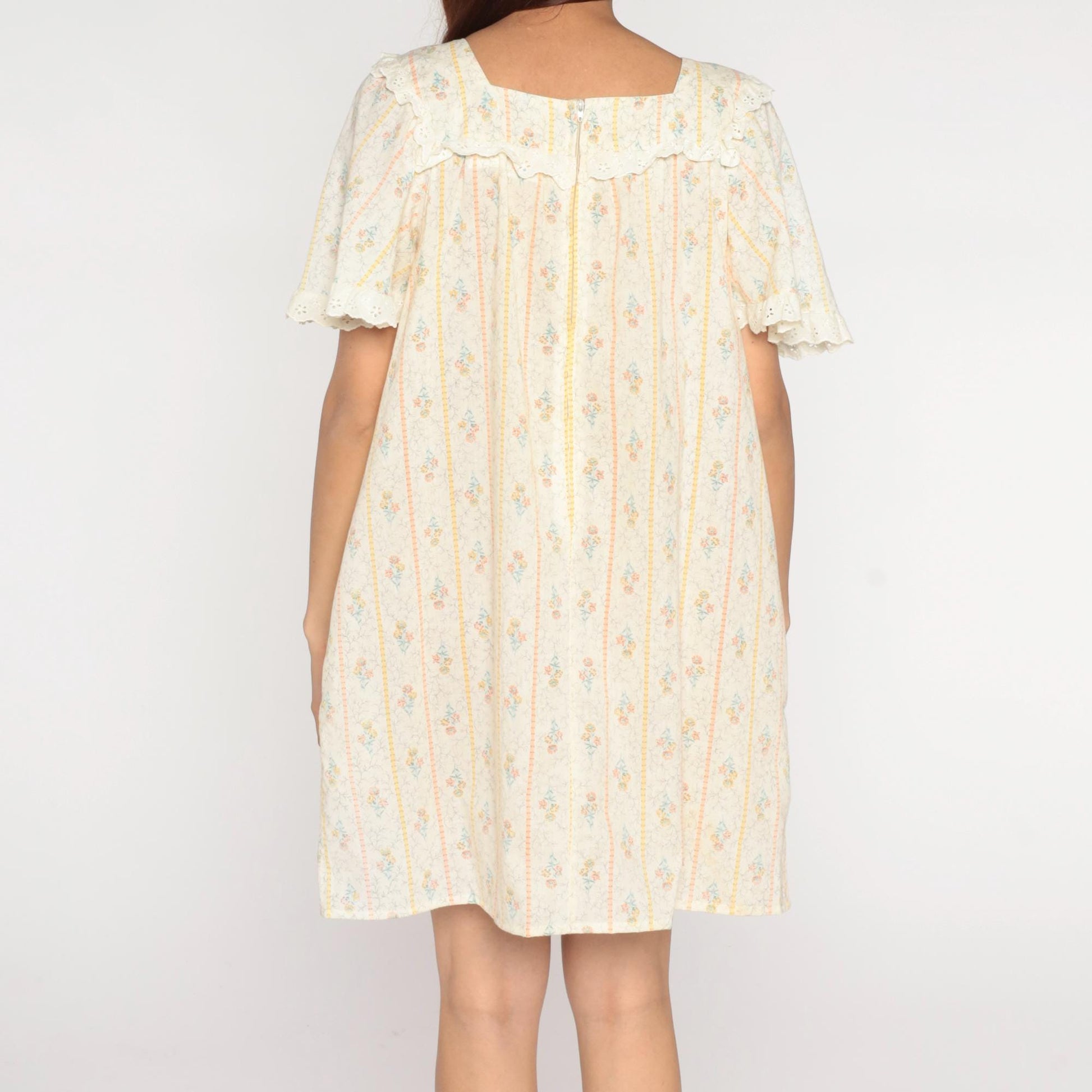 70s Kamehameha Hawaiian Mini Dress Cream Floral Empire Waist Eyelet Ruffle Large