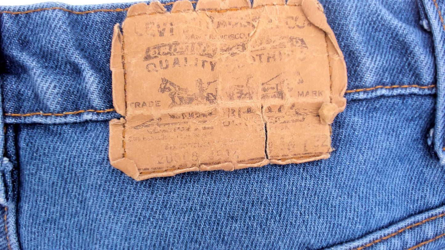 80s Levi's High Waisted Straight Leg Jeans Medium Blue Denim 34x32