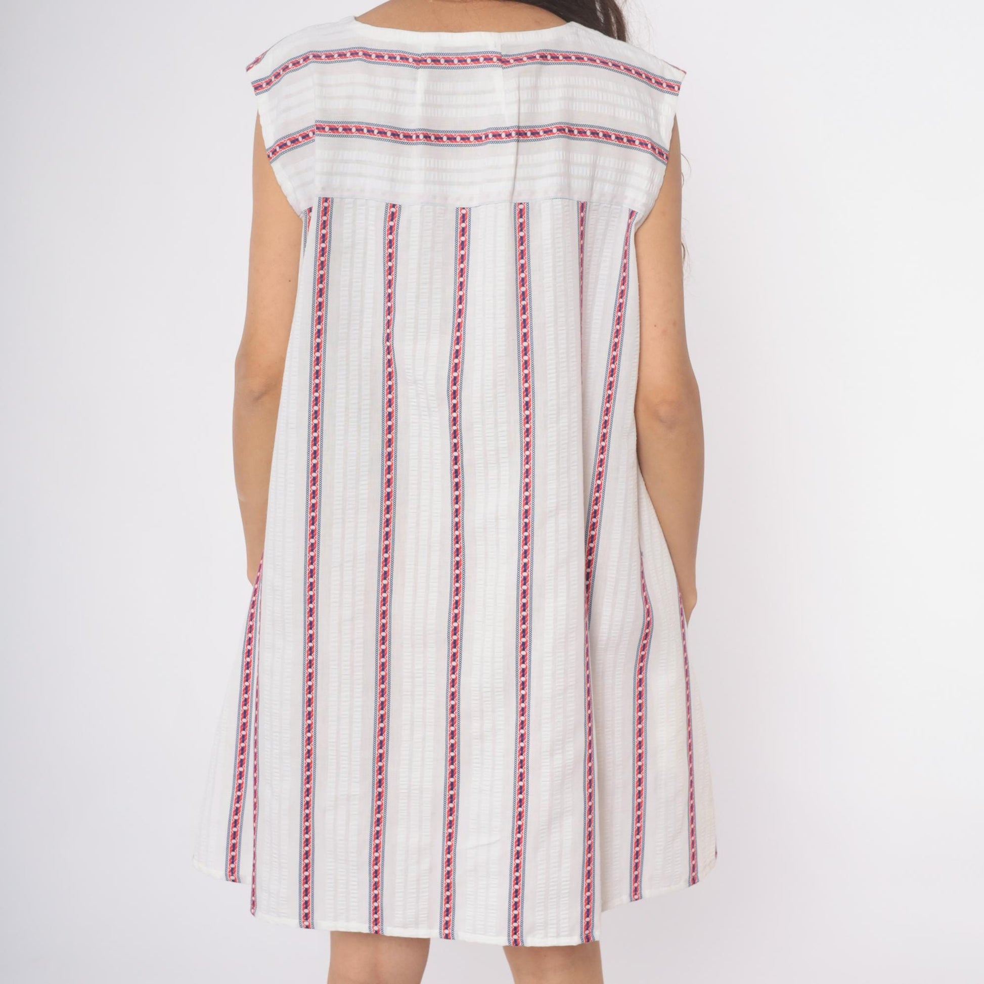 70s White Embroidered Peasant Shift Dress Red Blue Trim Cap Sleeve Large