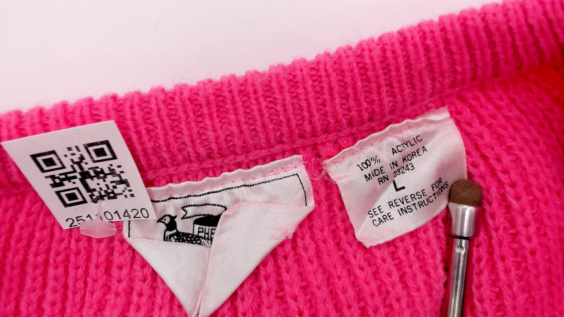 90s Pink V-Neck Sweater Ribbed Knit Pullover Jumper Large L