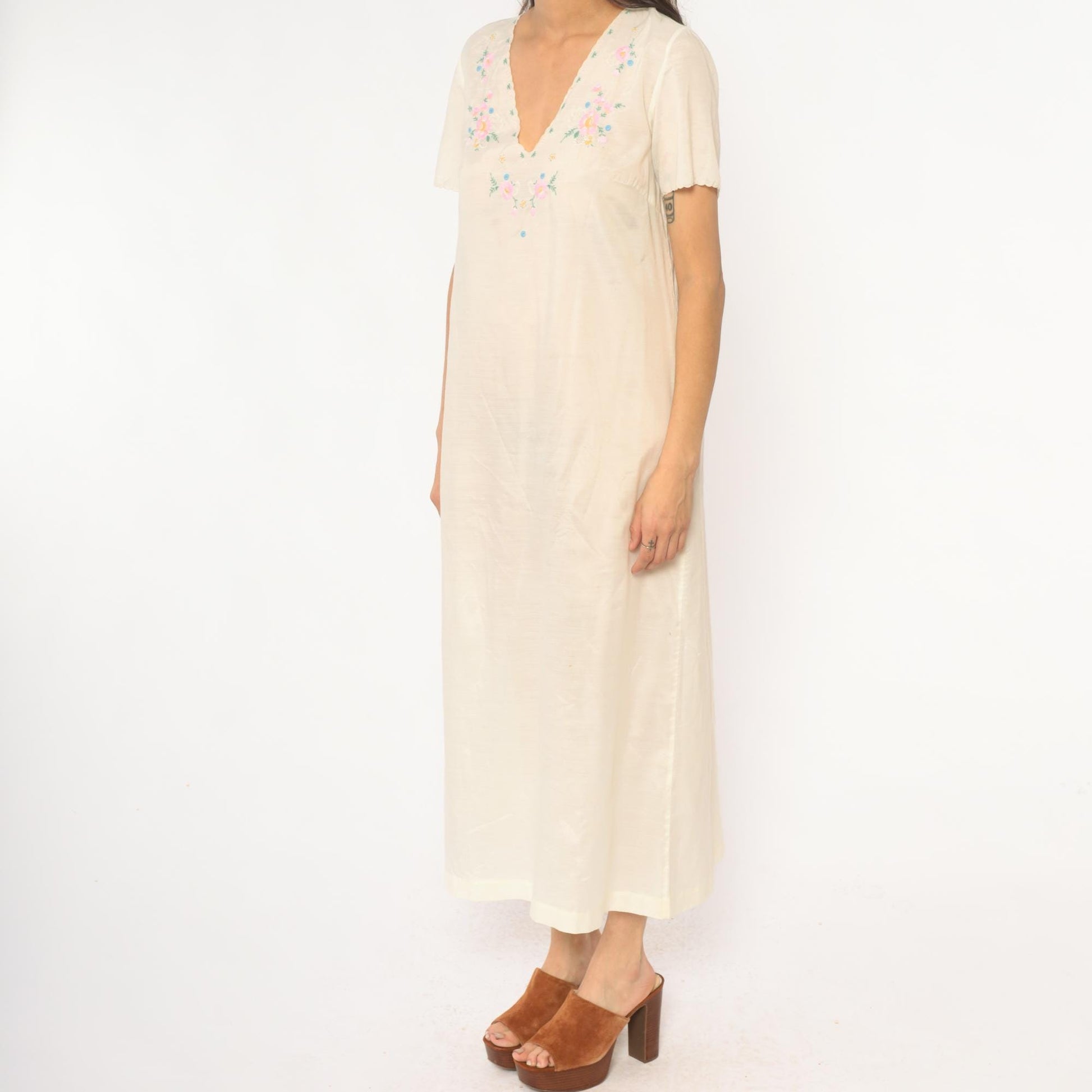 70s Cream Embroidered Floral Maxi Dress V-Neck Short Sleeve Small S