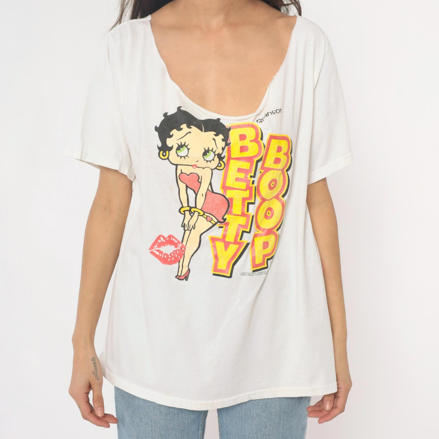 Y2K Betty Boop Graphic Tee White Cotton Off-Shoulder Distressed Extra Large