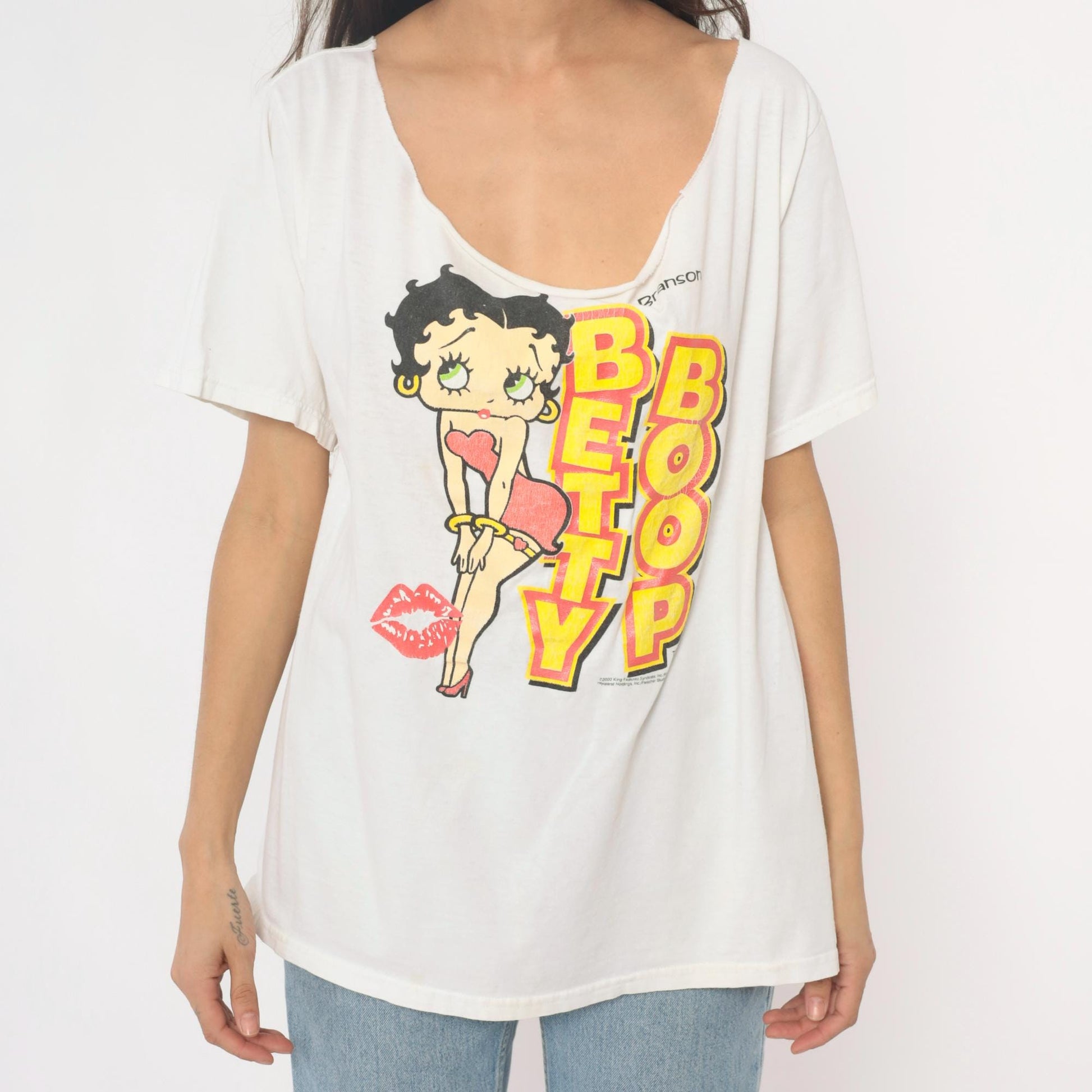 Y2K Betty Boop Graphic Tee White Cotton Off-Shoulder Distressed Extra Large