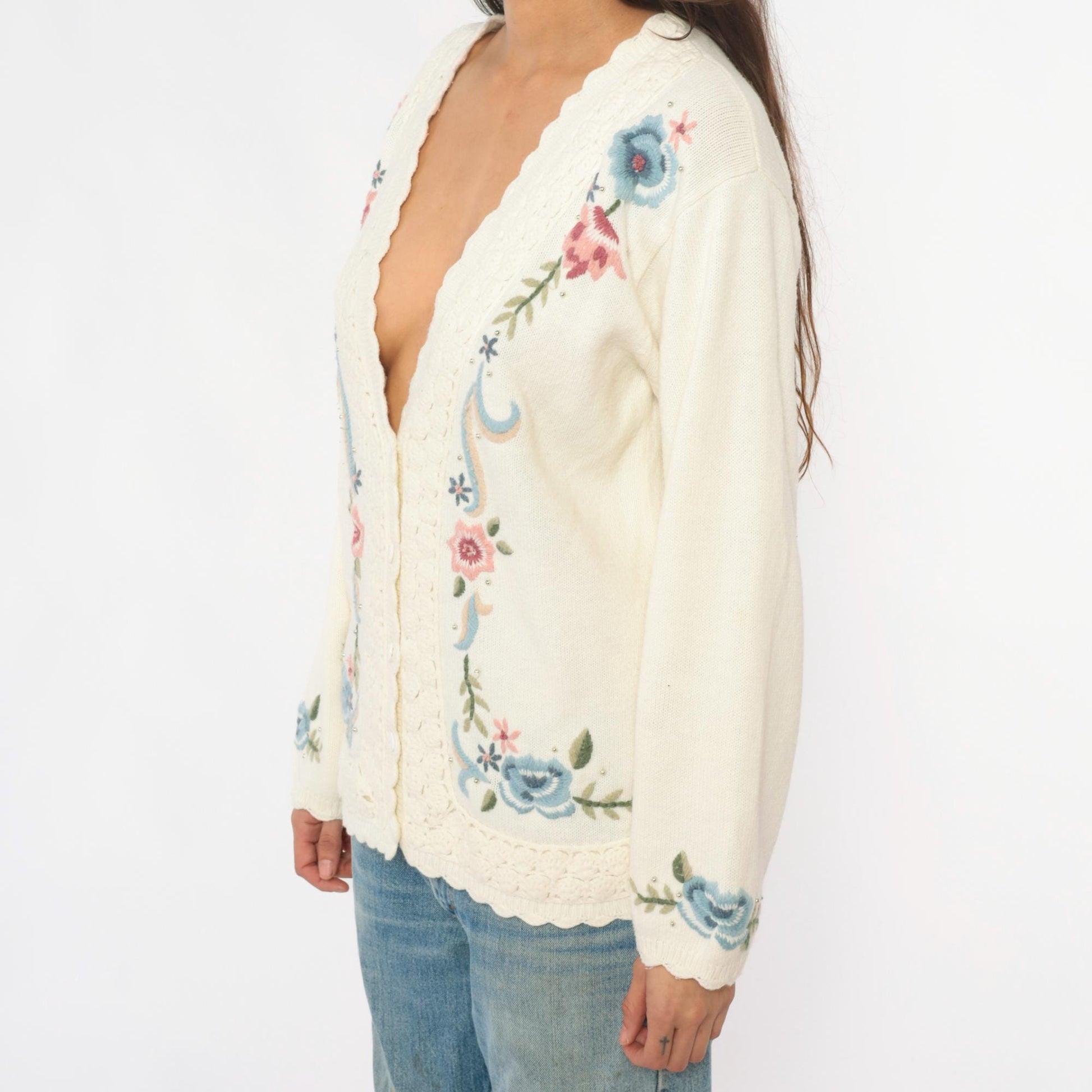 90s Koret Cream Cardigan Floral Embroidery Scalloped Trim Medium M