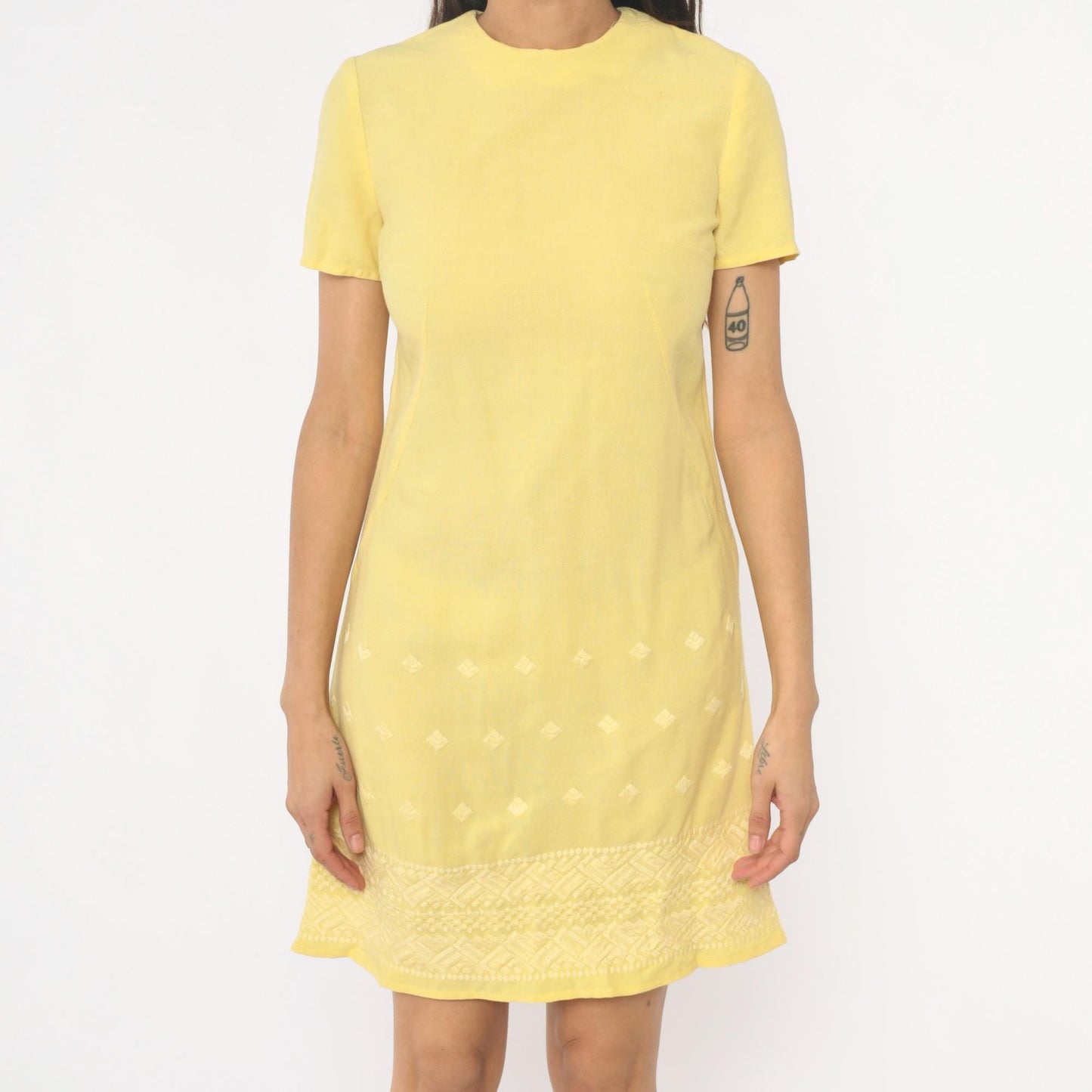 60s Yellow Mini Shift Dress Embroidered Geometric Border Short Sleeve Extra Small XS