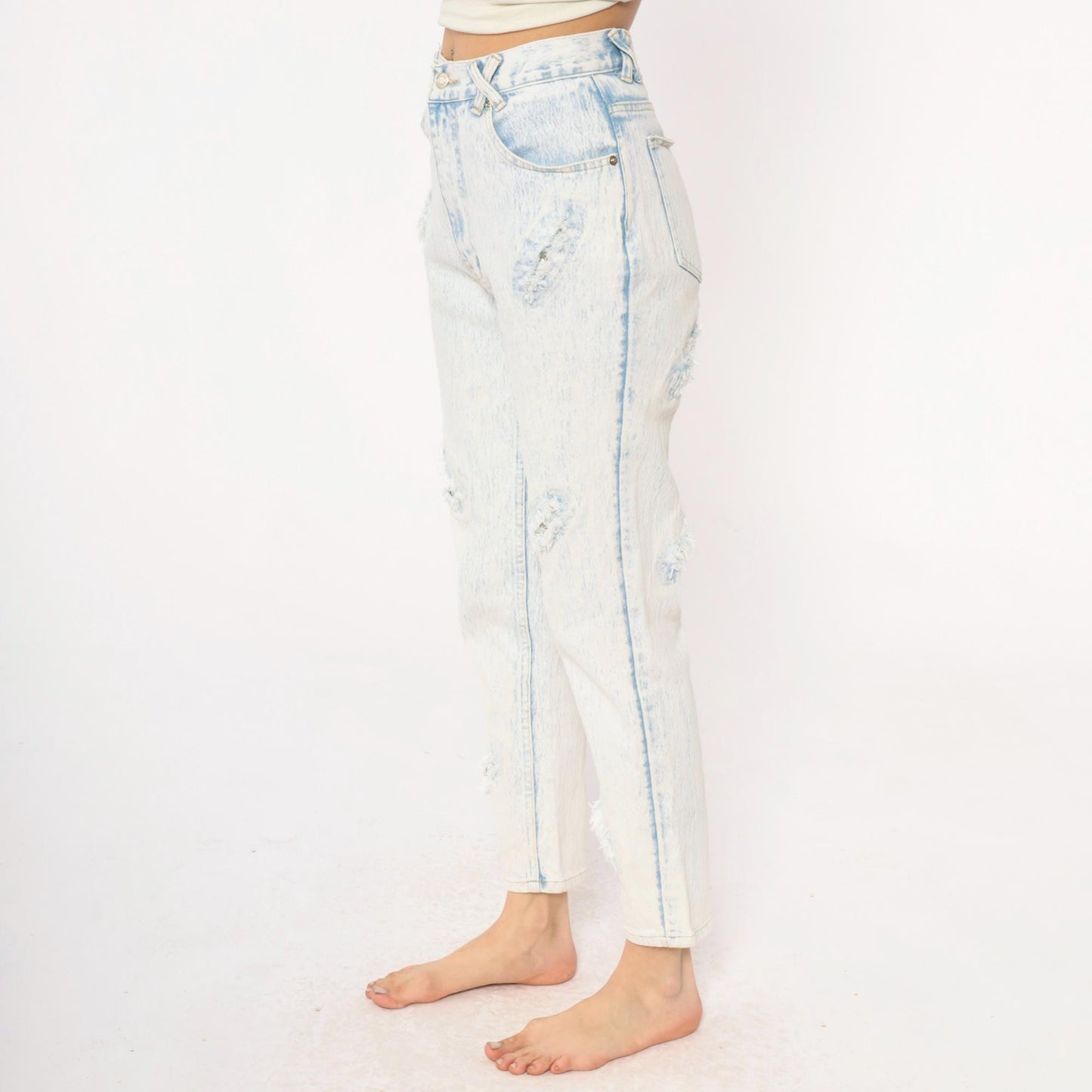 90s Anti Basic Light Wash Distressed High-Rise Jeans Large L
