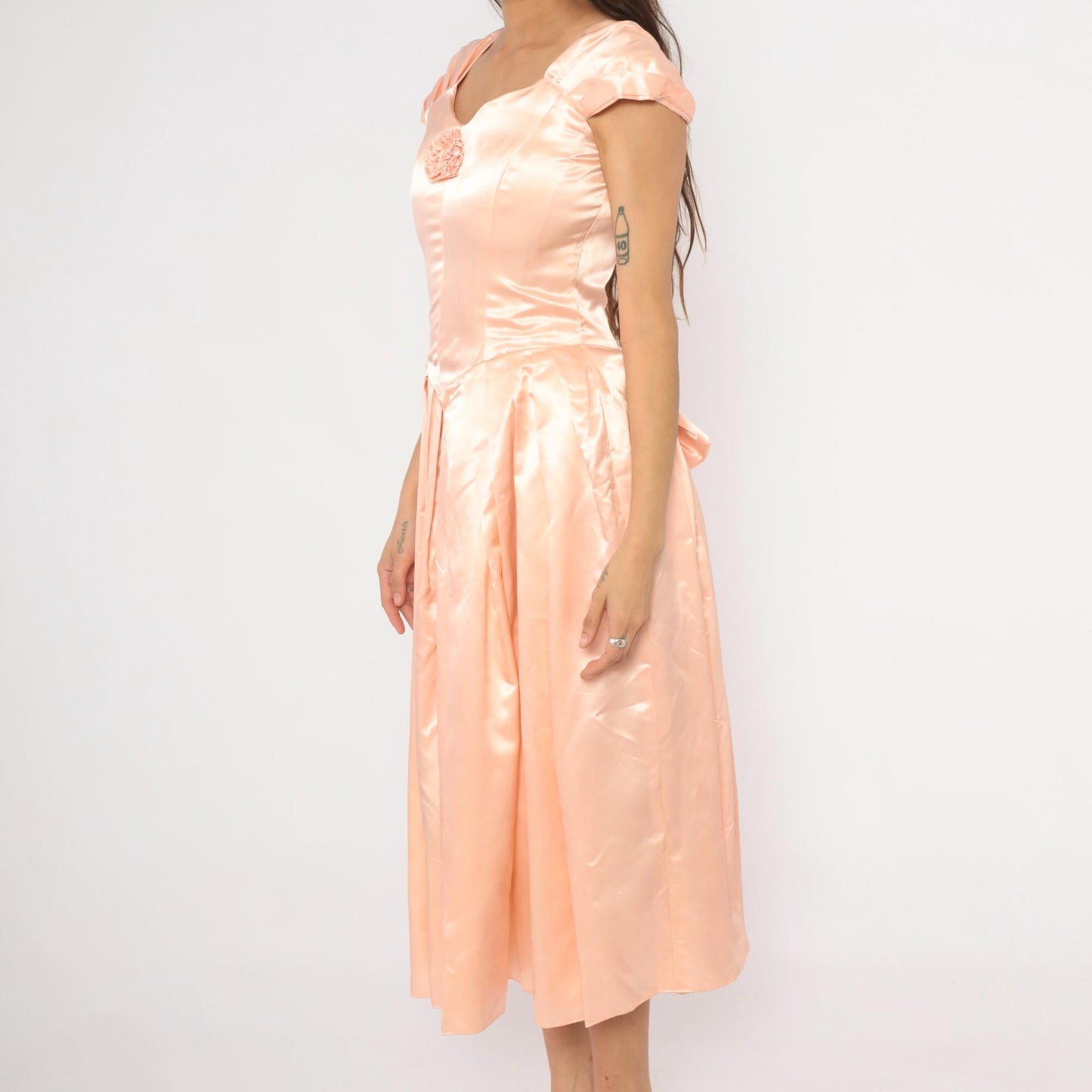 60s Peach Satin Gown Sweetheart Neckline Cap Sleeve Rosette Bow Tea Length Medium M
