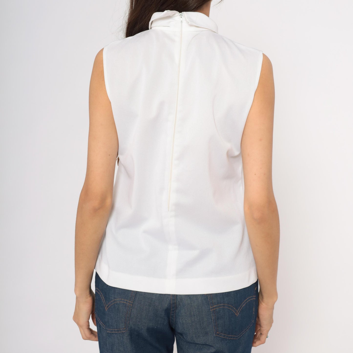 70s White Sleeveless Mock Neck Blouse Fitted Shell Cream Minimalist Medium M