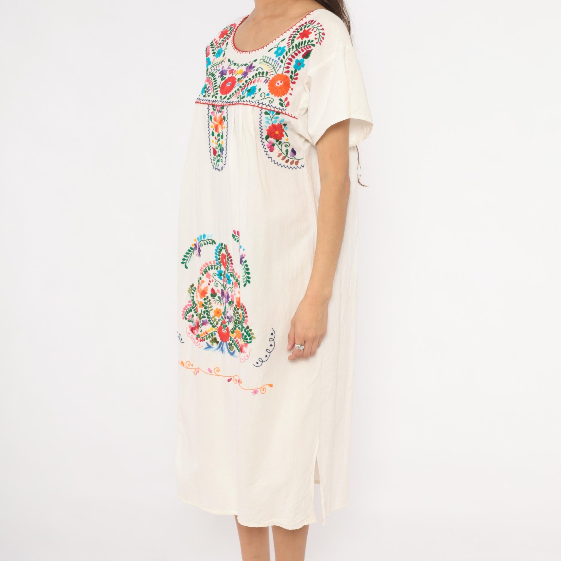 90s Mexican Puebla Embroidered Dress White Cotton Floral Midi Scoop Neck Medium M