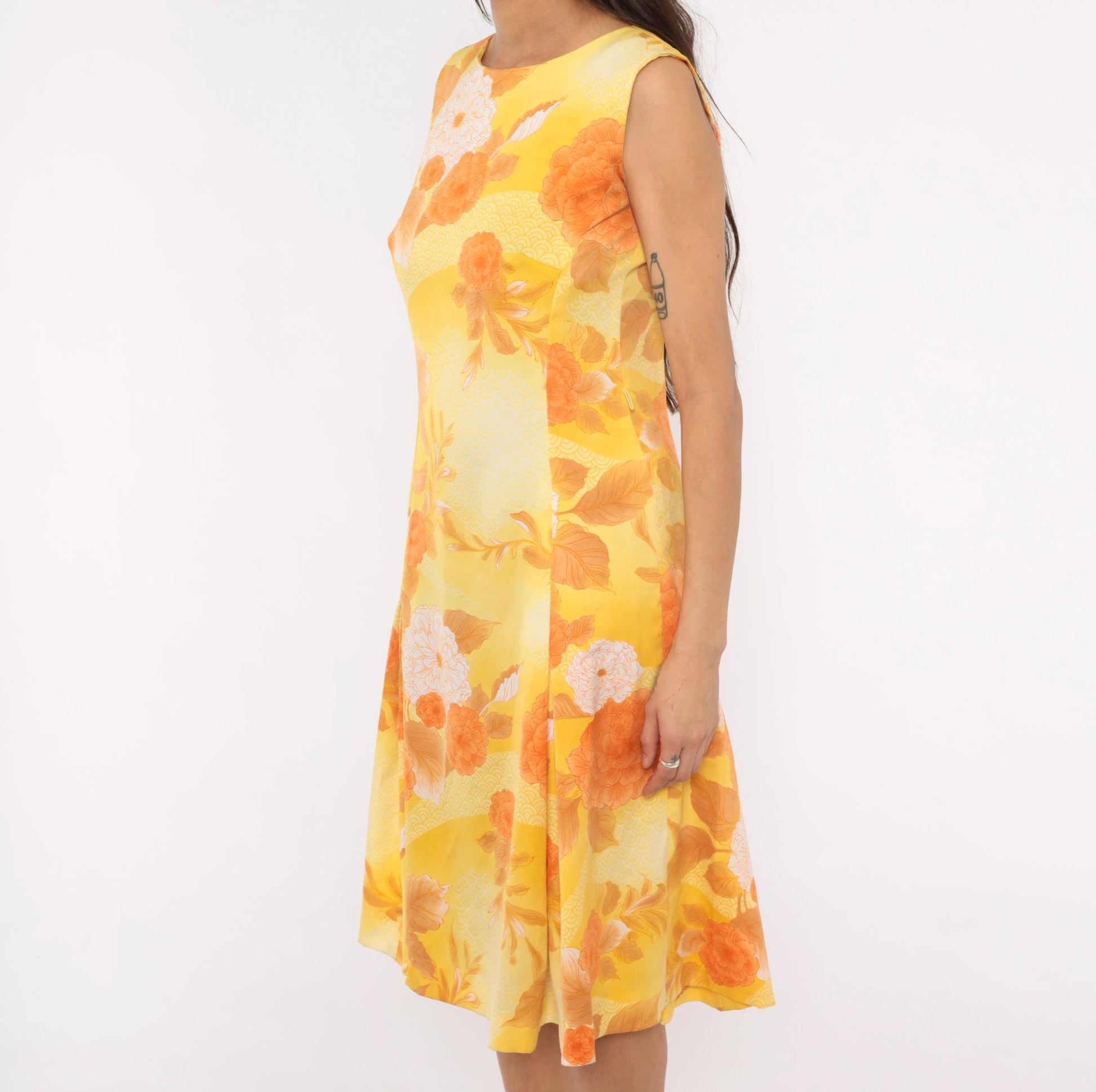 1970s Polynesian Casuals Floral Dress Yellow Orange Peony Knee-Length Small