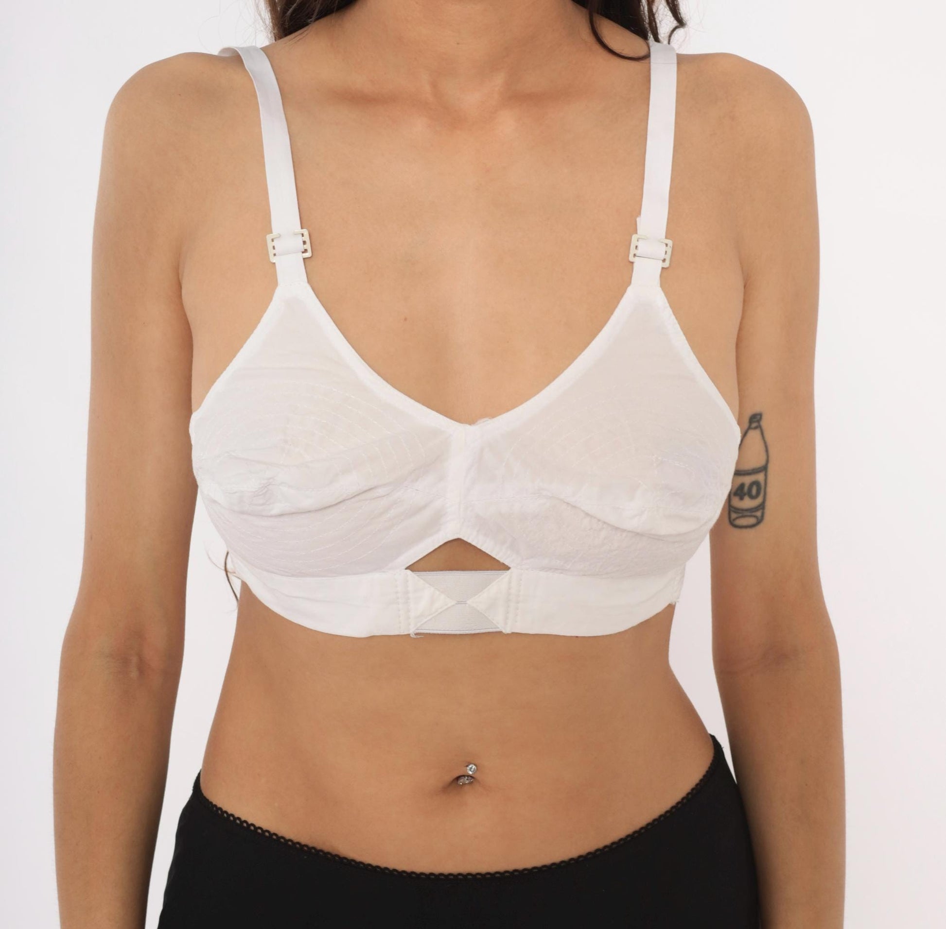 80s Anchors White Cotton Bra Pointed Cup Bullet Bra Medium