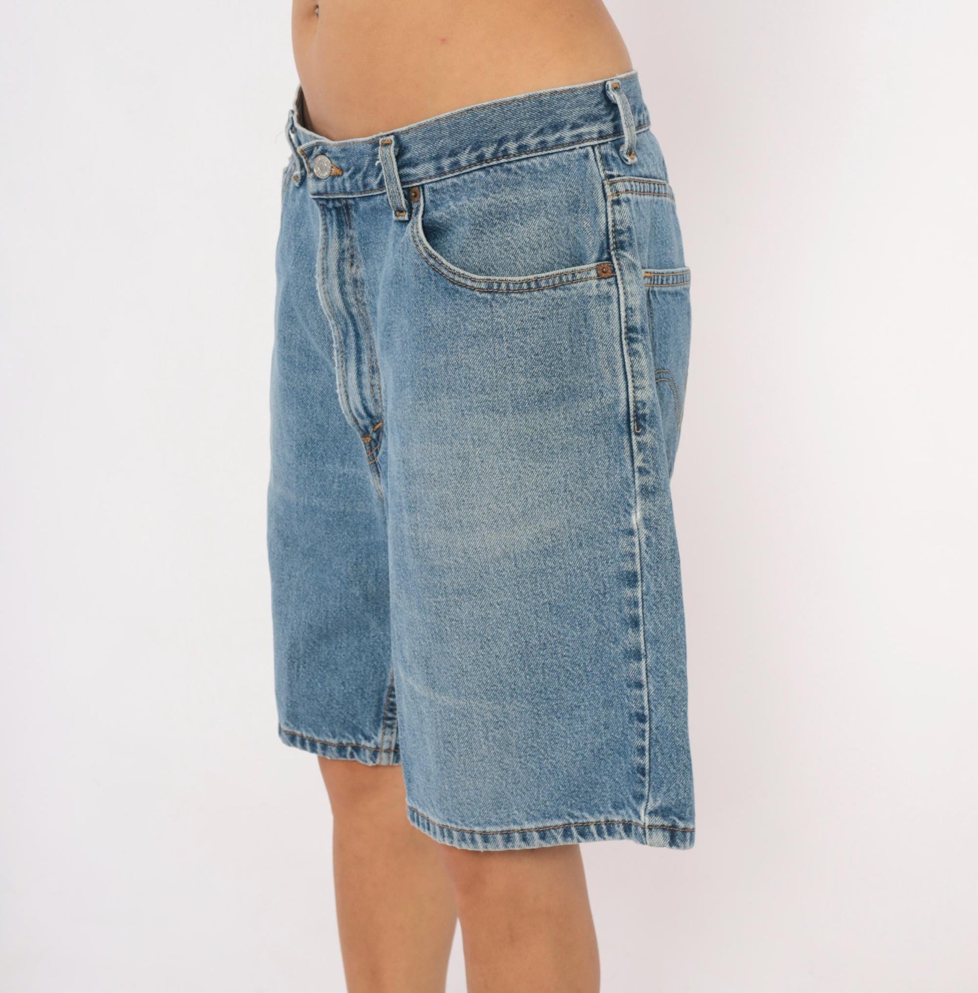 Levi's 550 Light Wash Denim Shorts Knee-Length Relaxed Fit 2000s W36