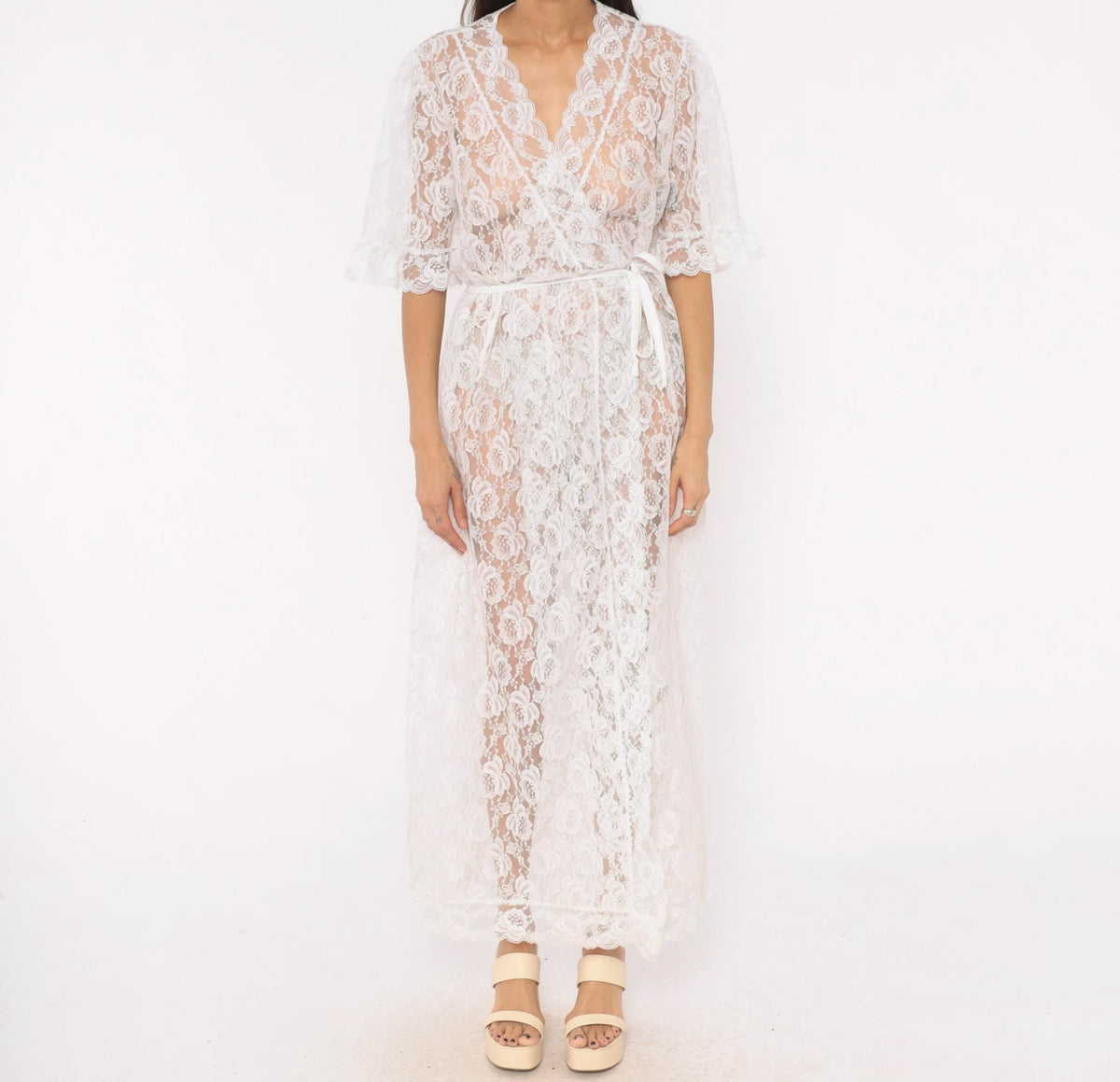80s Pinehurst White Lace Maxi Robe Scalloped Floral Sheer Wrap Medium M