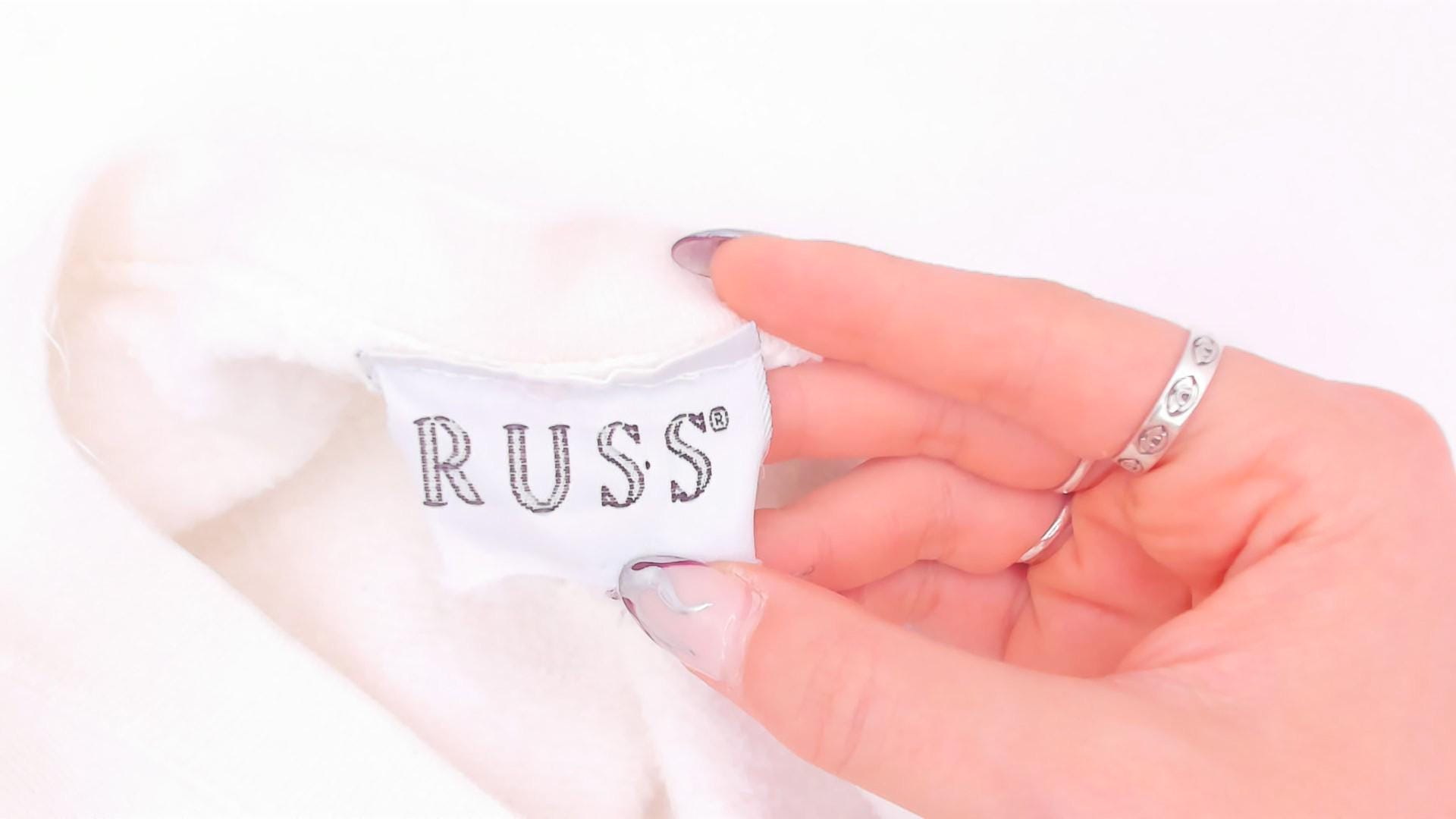 90s Russ Floral Wreath Embroidered Sweatshirt Cream Cotton Crewneck Medium M