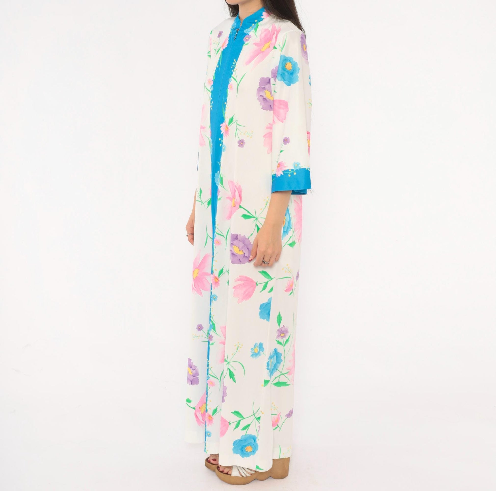 70s Evelyn Parson Floral Maxi Housecoat White Mandarin Collar Robe Medium