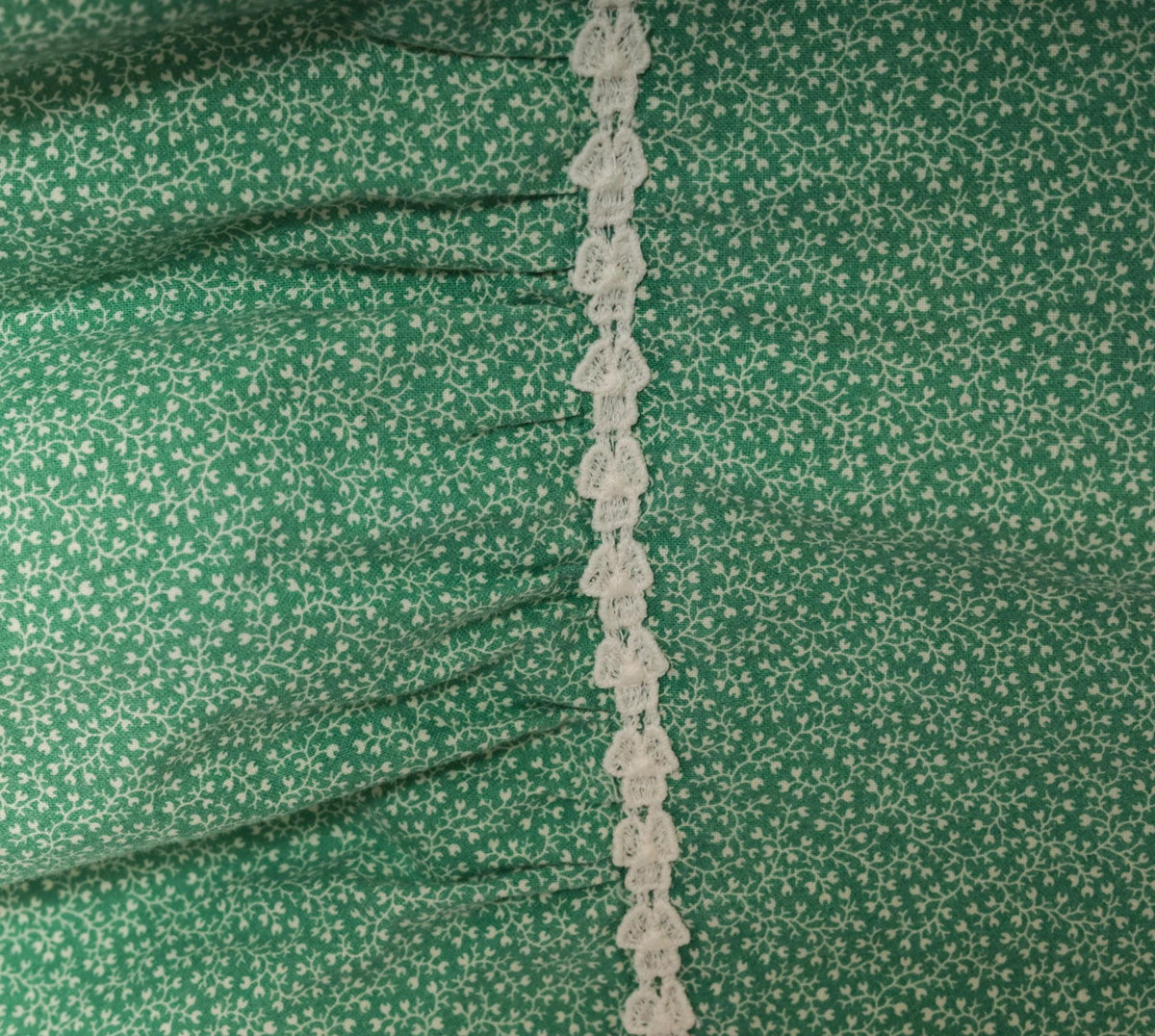 80s Green Ditsy Floral Skirt Cotton Knee-Length Full Circle Gathered Pockets XS