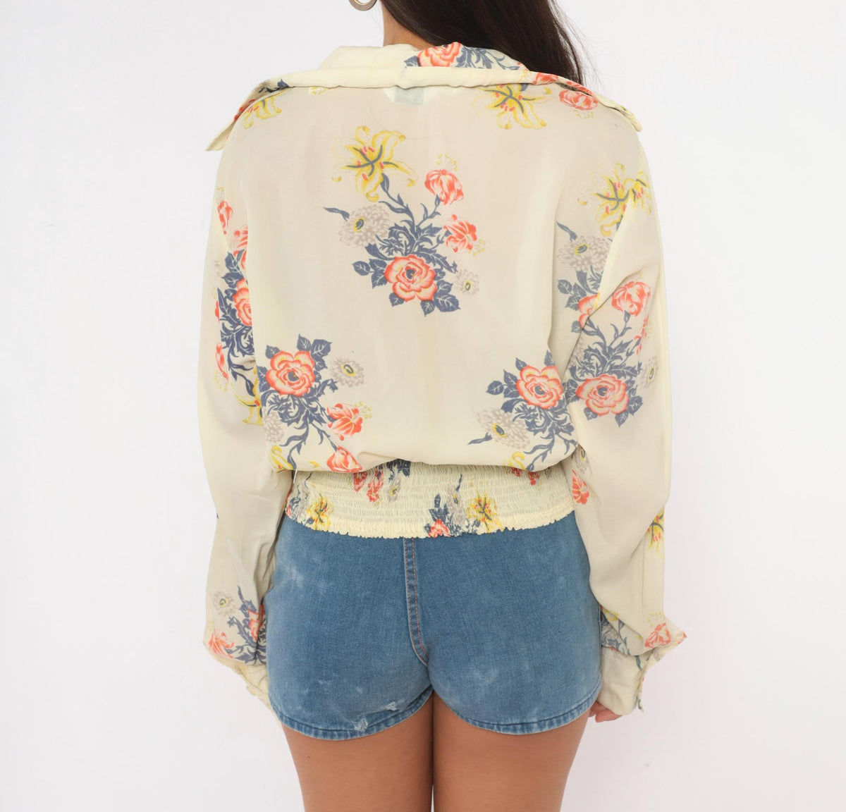 70s Cream Floral Blouse Pointed Collar Button Front Smocked Waist Medium
