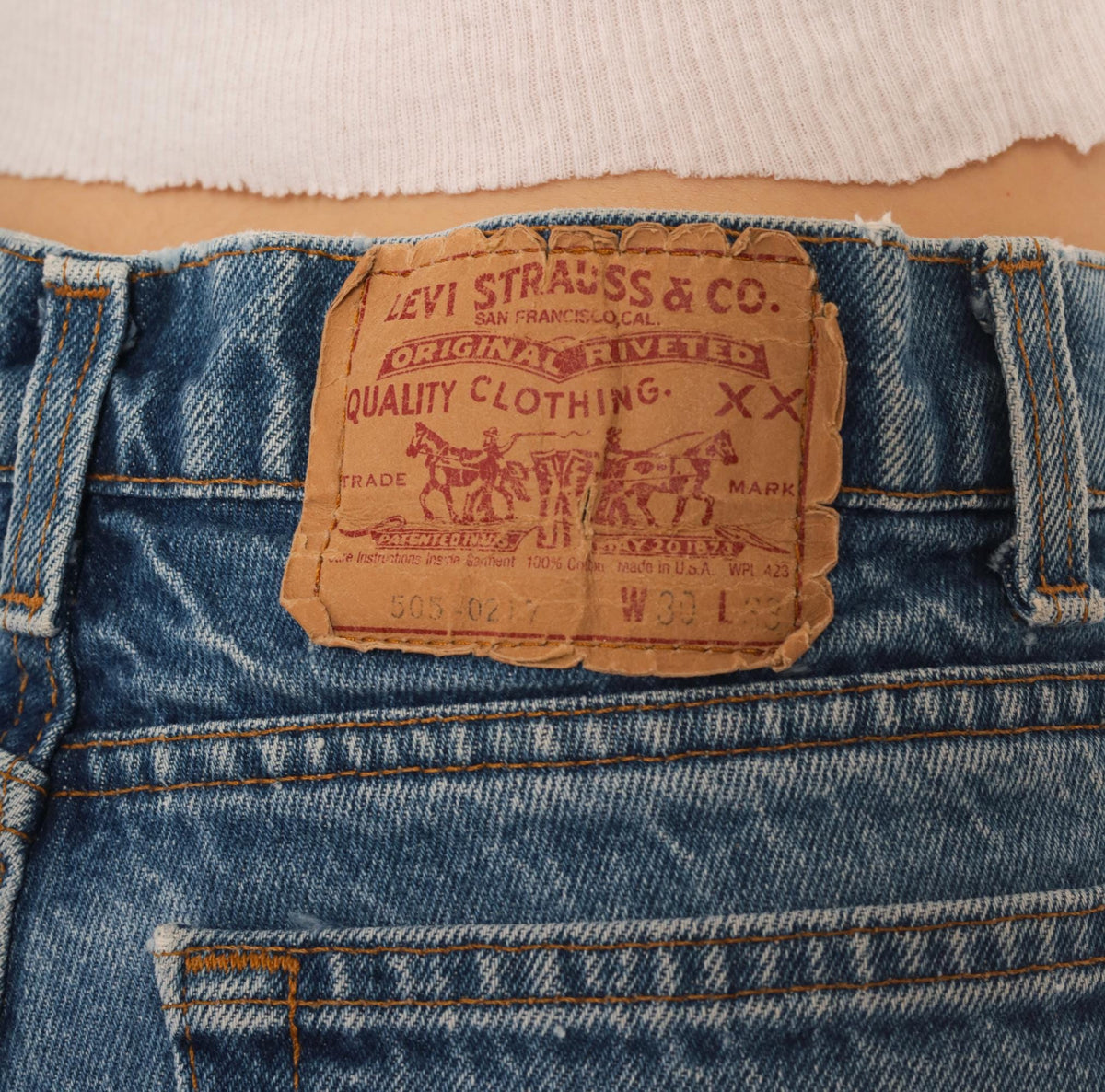 90s Levis Cutoff Shorts Light Wash Denim High Rise Frayed Medium M