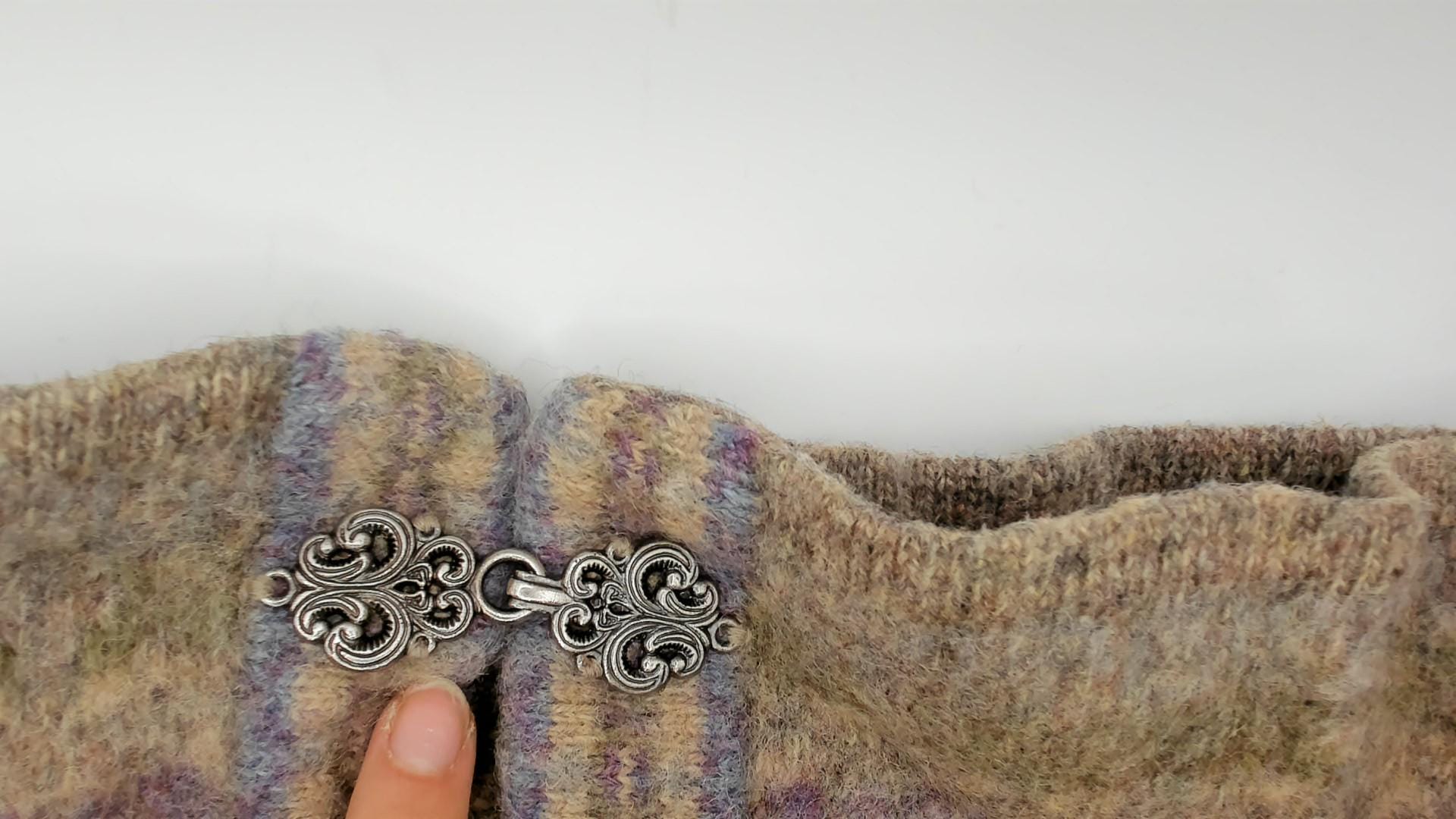 Y2K Wool Cardigan Frog Closure Sage Lavender Striped Cropped Petite Medium