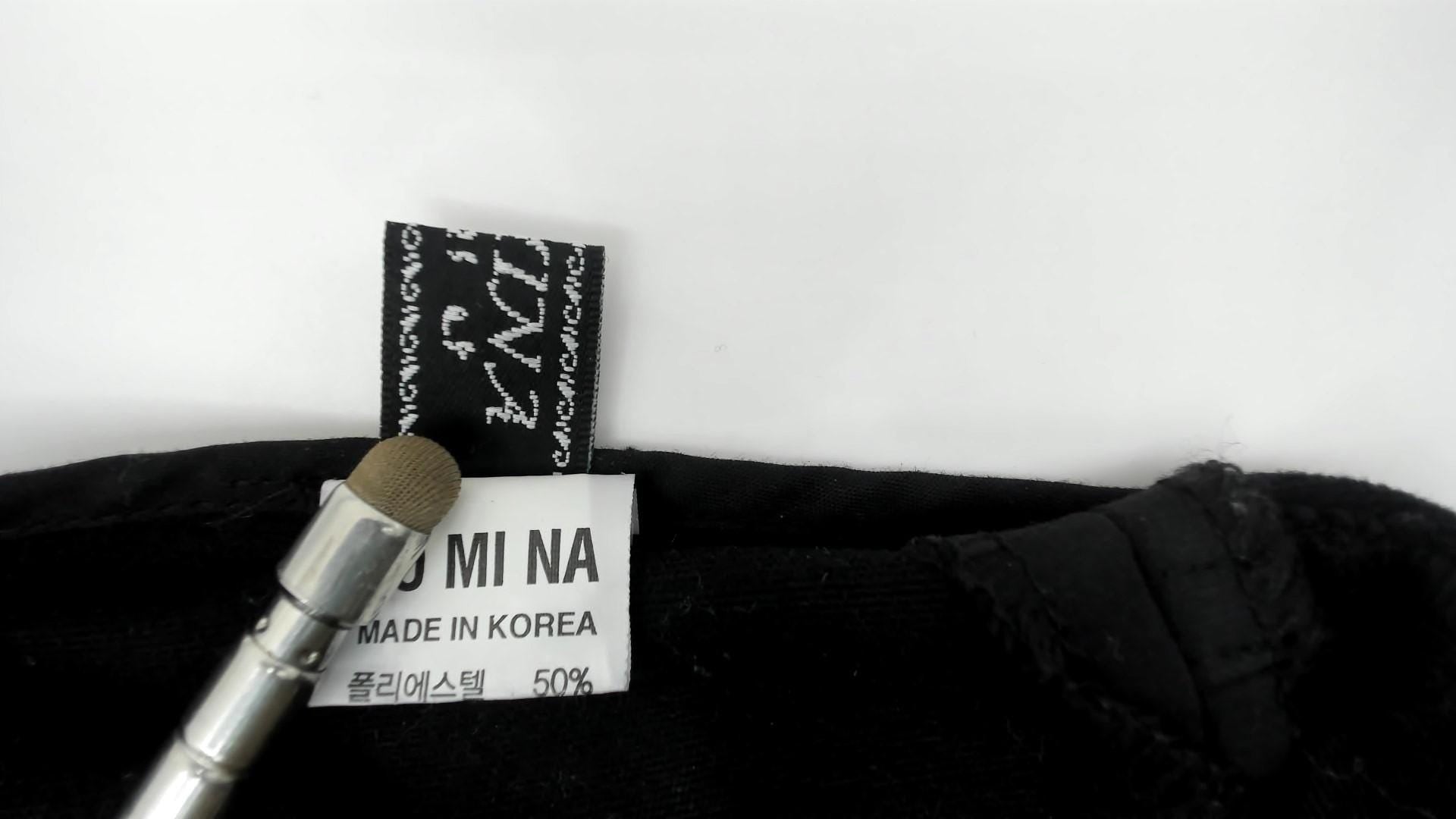 Y2K Black Cropped Trousers Reindeer Patch High Waist Straight Leg Medium M