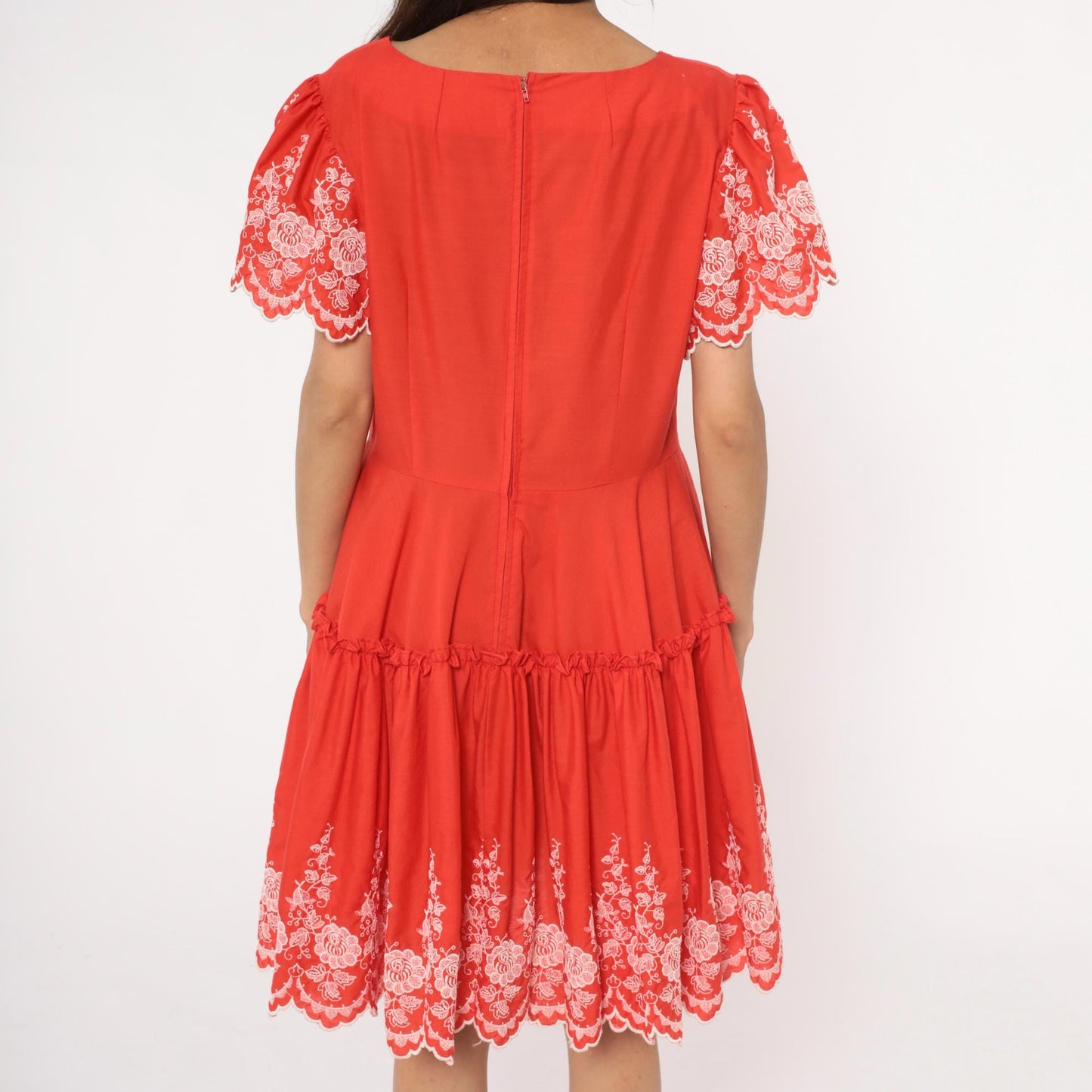 70s Coral Red Prairie Dress White Lace Sweetheart Neckline Tiered Skirt Medium M