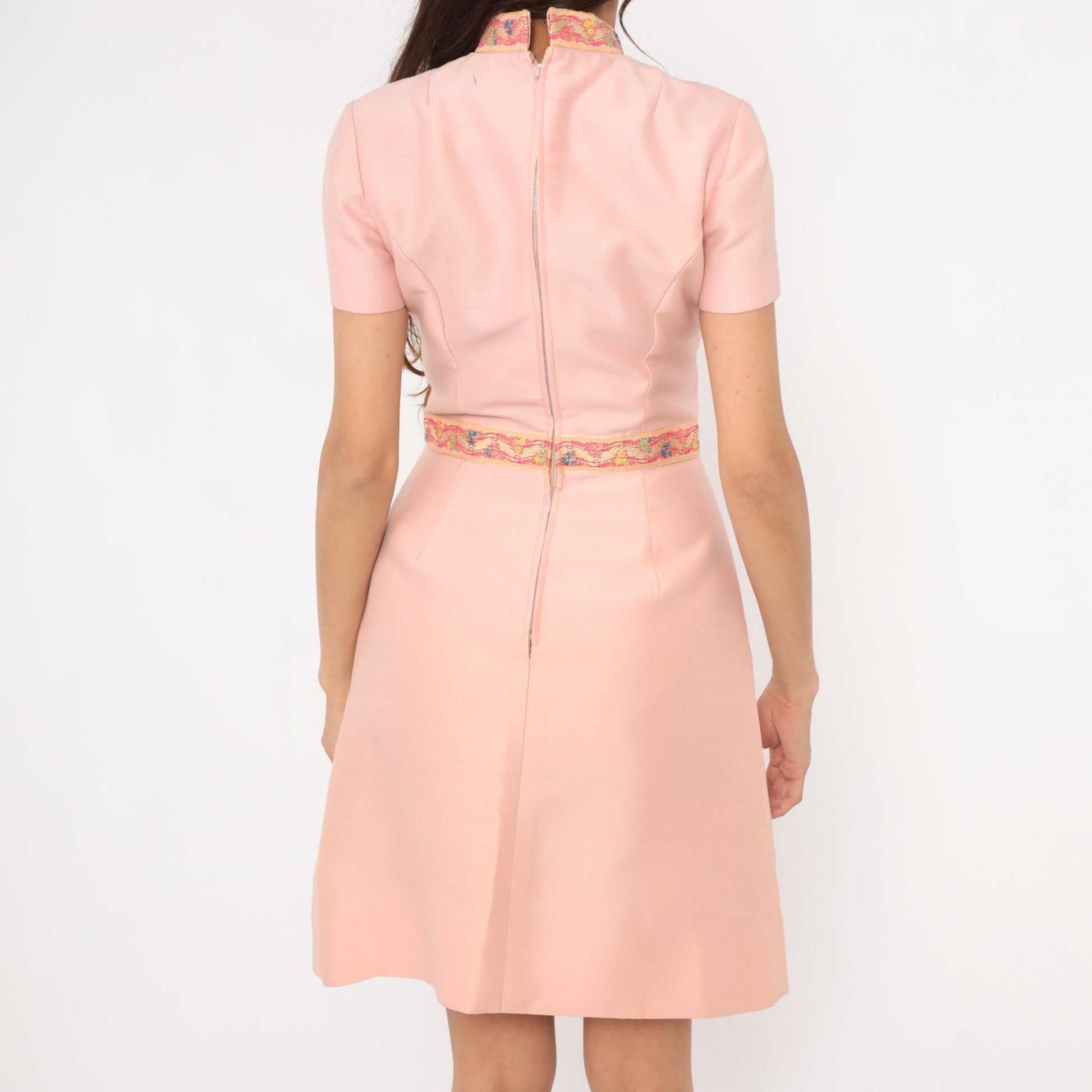 1960s Wool Silk Mandarin Collar Dress Pink Floral Embroidered Trim Knee-Length Small