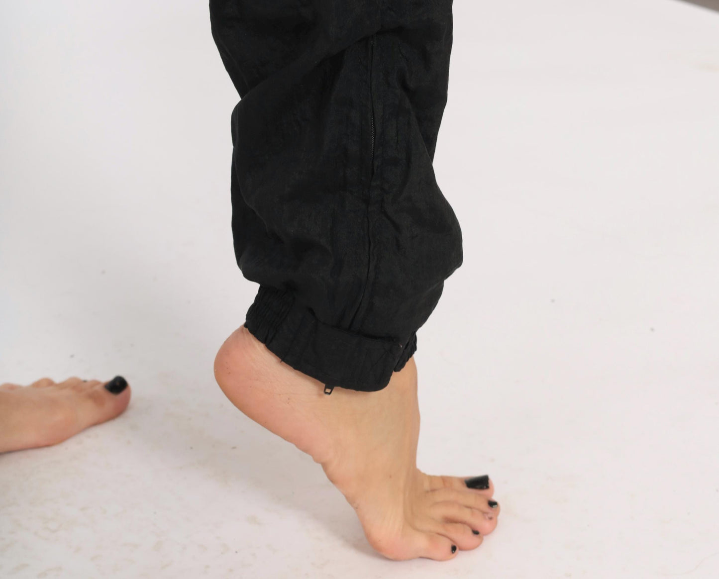 90s Everlast Black Nylon Track Pants Tapered Ankle Zip Medium M
