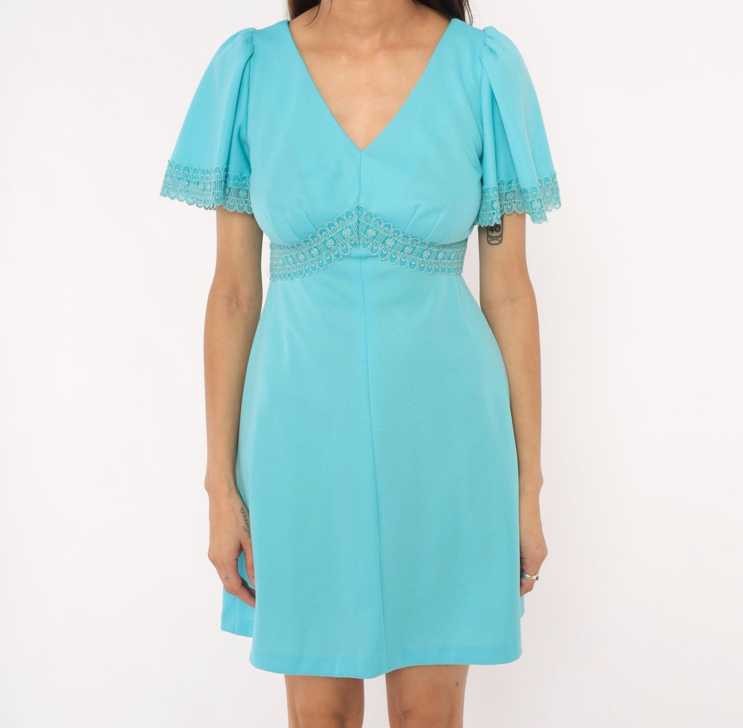 70s Sky Blue Mini Dress Flutter Sleeve V-Neck Scalloped Lace Embroidered Small