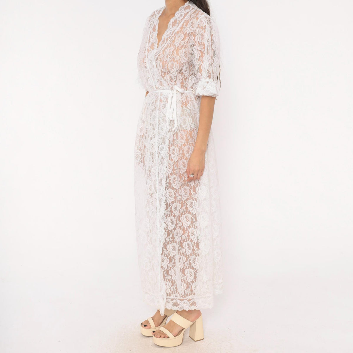80s Pinehurst White Lace Maxi Robe Scalloped Floral Sheer Wrap Medium M