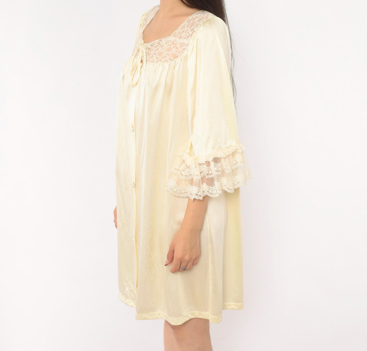 80s Vanity Fair Cream Lace Robe Bell Sleeve Button Front Small