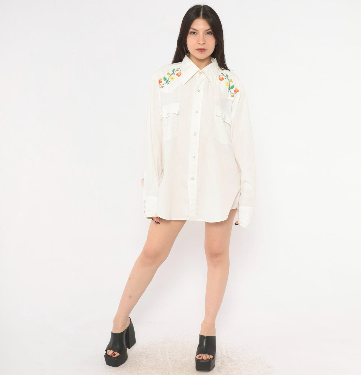 70s Levi's Western Shirt Floral Embroidered Yoke White Pearl Snap Large