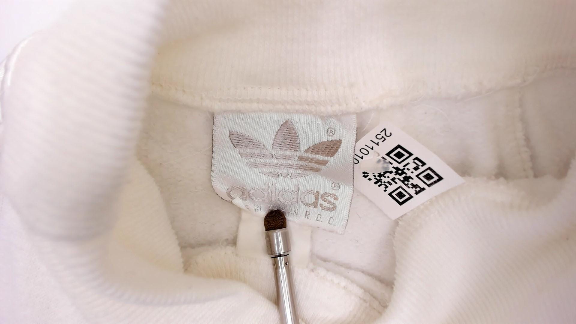 90s Adidas White Rhinestone Snowflake Sweatshirt Satin Panel Medium M