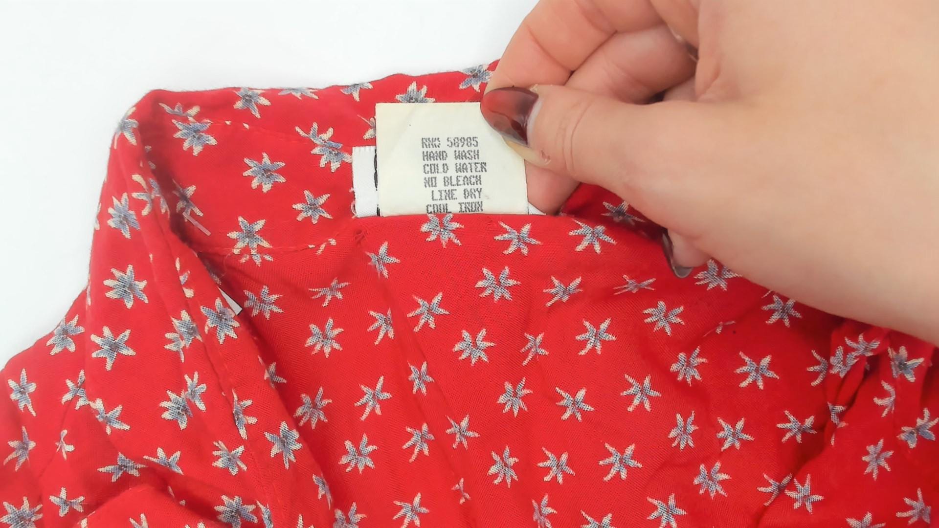 90s Clio Petites Red Floral Button-Down Shirt White Ditsy Print Large
