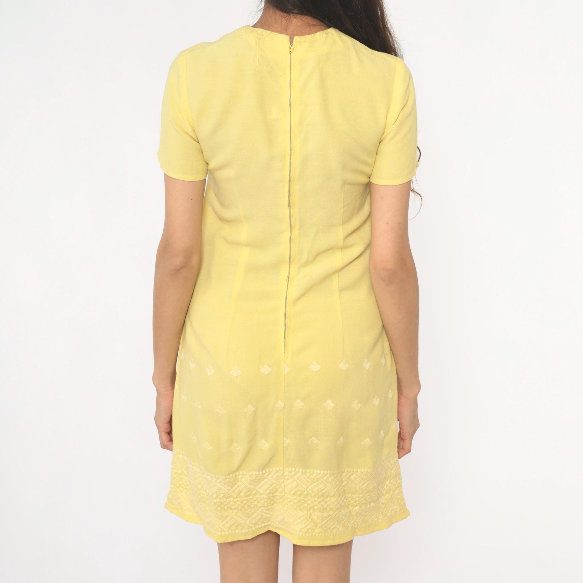 60s Yellow Mini Shift Dress Embroidered Geometric Border Short Sleeve Extra Small XS