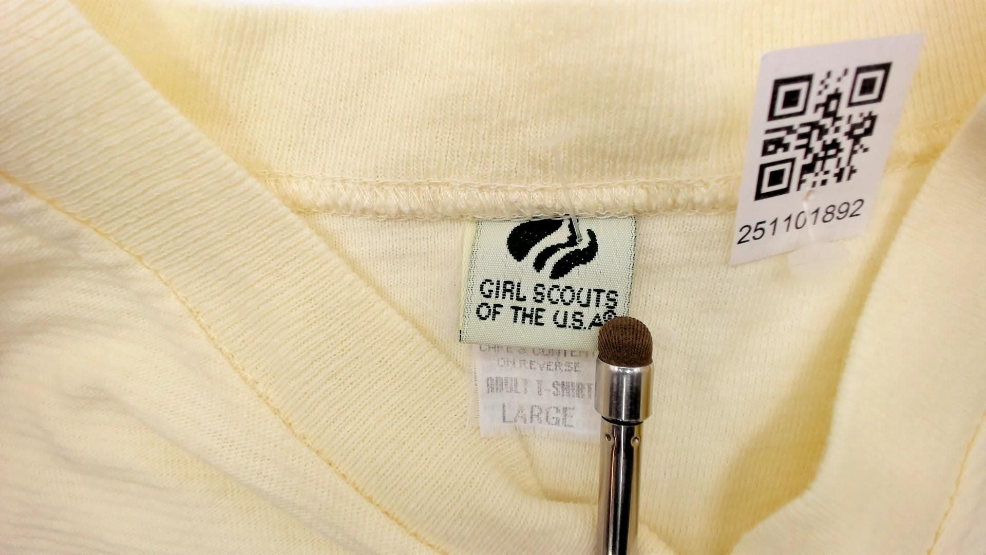 90s Girl Scouts Embroidered Logo Cotton Tee Cream Large L